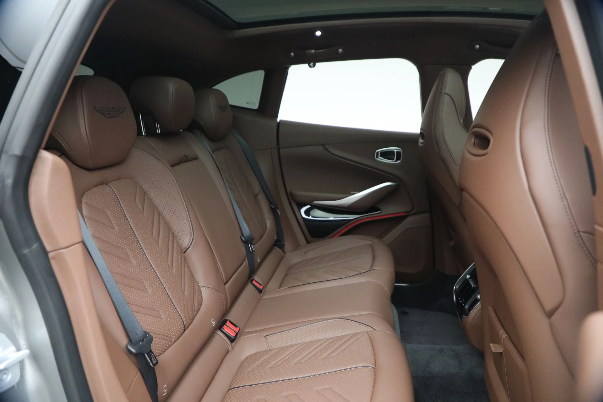 mph024_2978541308_New_2026_Aston_Martin_DBX_S_1765053352_64bee76a6d