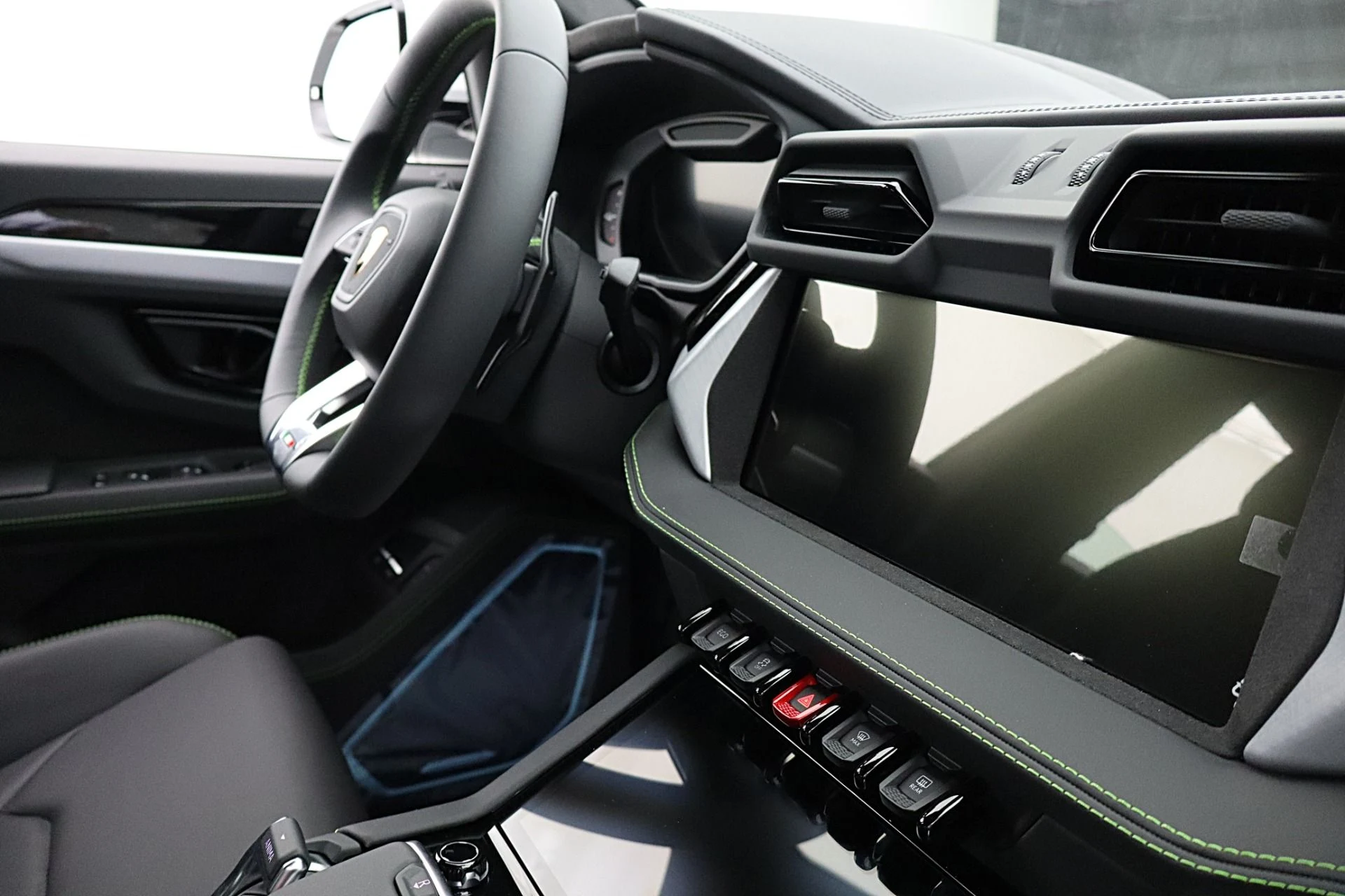mph024_2983501705_New_2026_Lamborghini_Urus_SE_2458a087f8