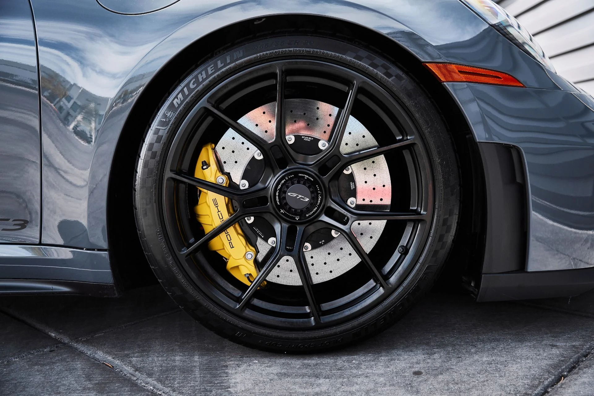 mph024_2991045545_Used_2025_Porsche_911_GT_3_1775332874_be33f83dca