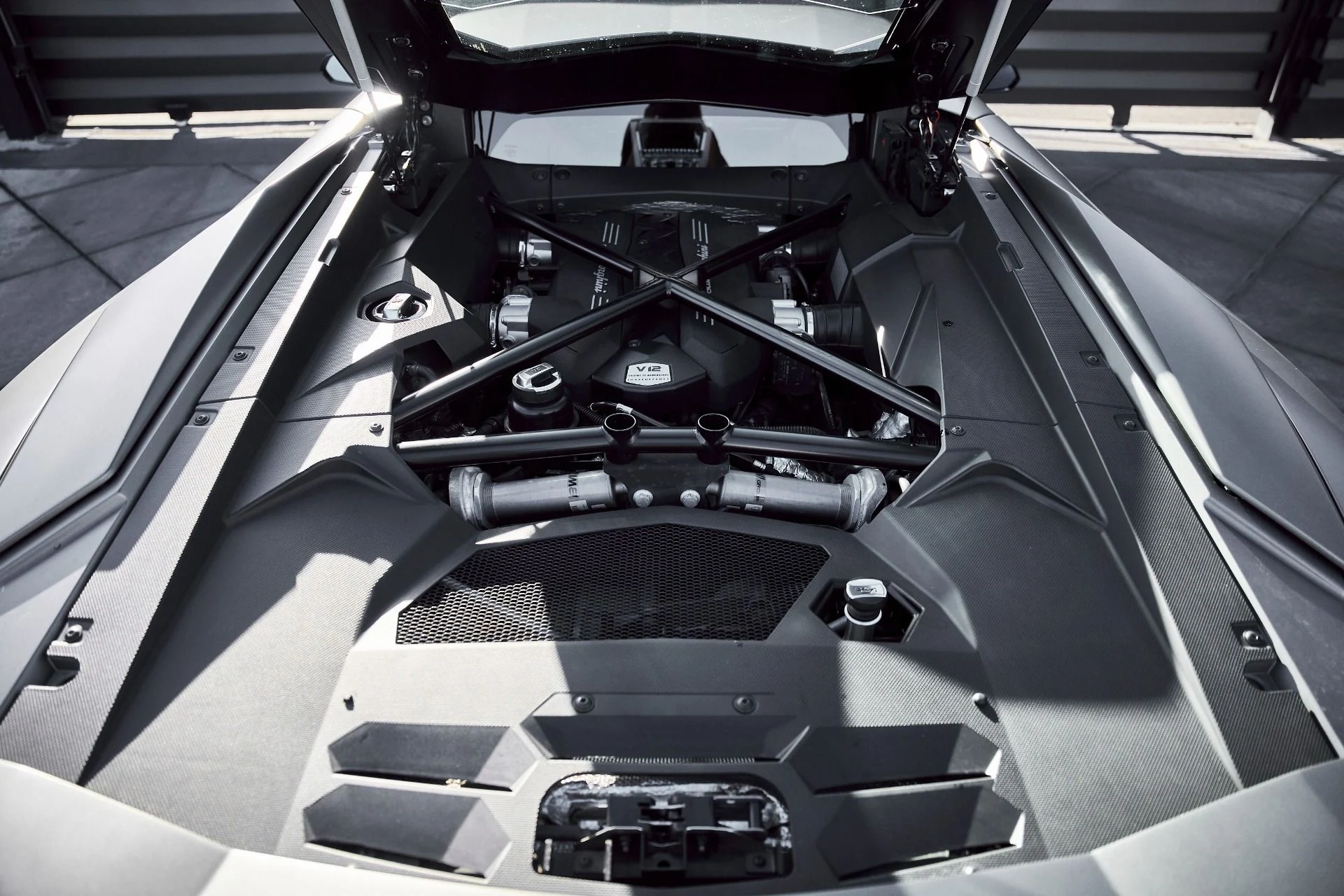 mph024_3007118914_Used_2018_Lamborghini_Aventador_S_Base_1773191801_55812b700a