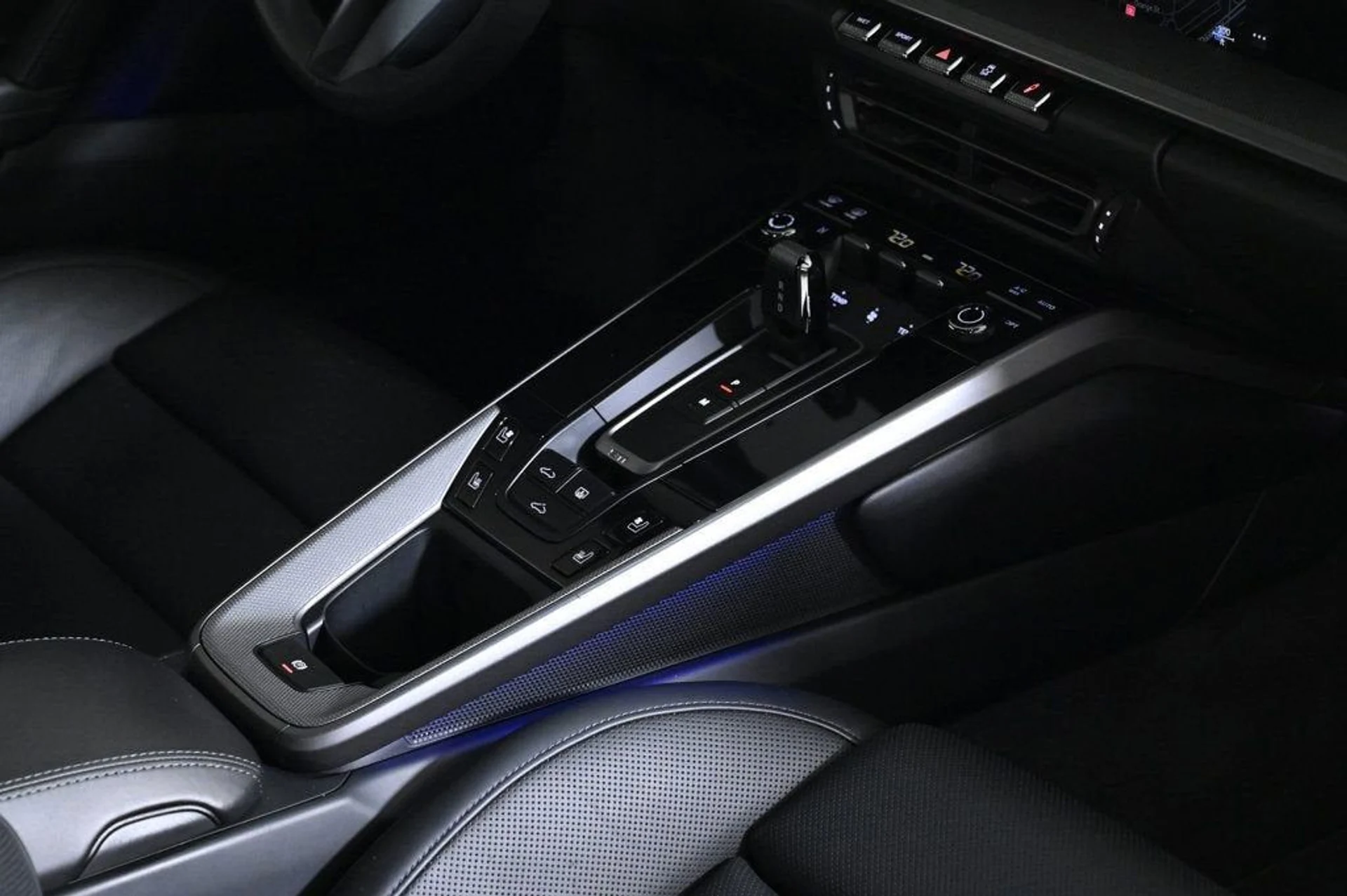 mph024_3010225378_a26581fc16234b6da83a876d5ecd1cf1_21d2547b44