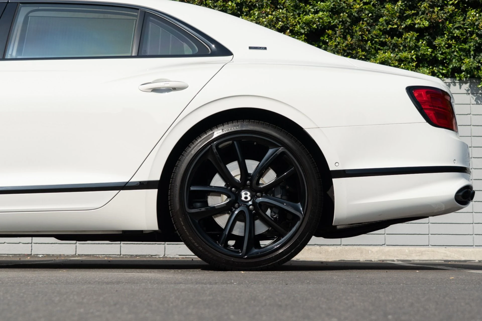 mph024_3010729900_Used_2024_Bentley_Flying_Spur_Edition_8_1757964716_f4372a3458