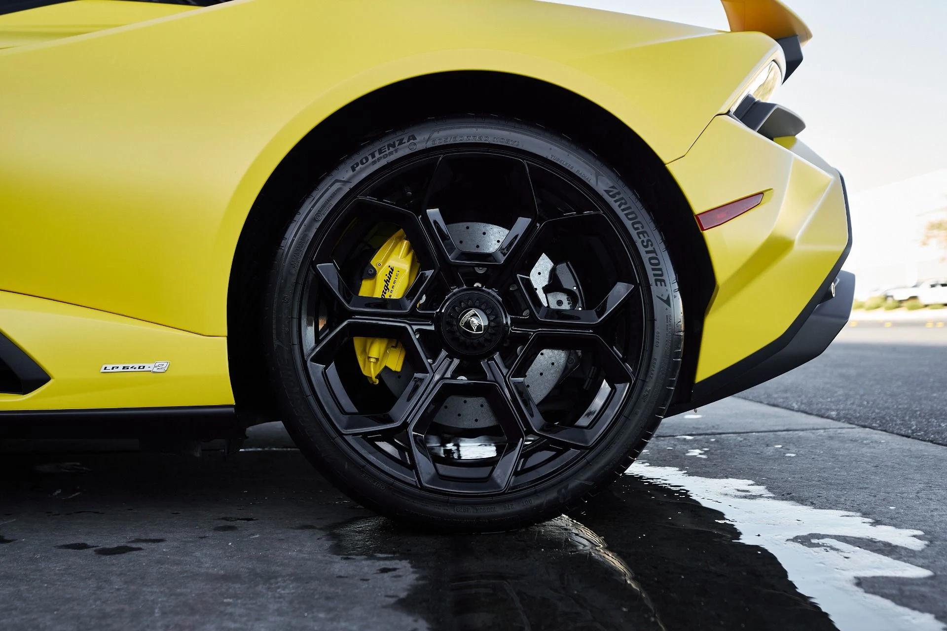 mph024_301133006_Used_2023_Lamborghini_Huracan_Tecnica_Base_1765333494_78361a8210