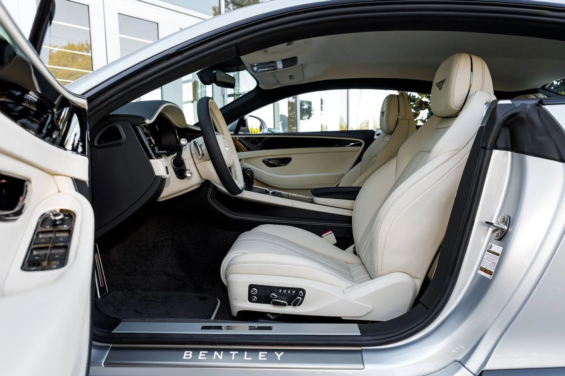 mph024_3018733007_5344dd2165d08bf74bca725d4820b264x_832ec34078