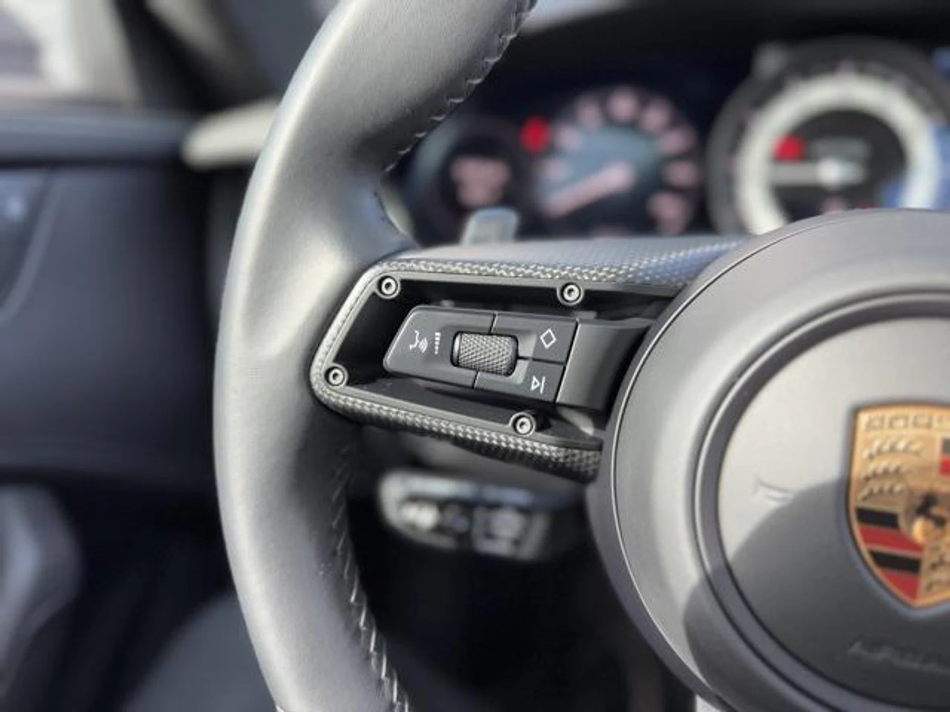 mph024_3026416961_r08_l_R_Rc_AU_Kdml6_R0bbix_Ez_Zc_DA_b2490ddfd6