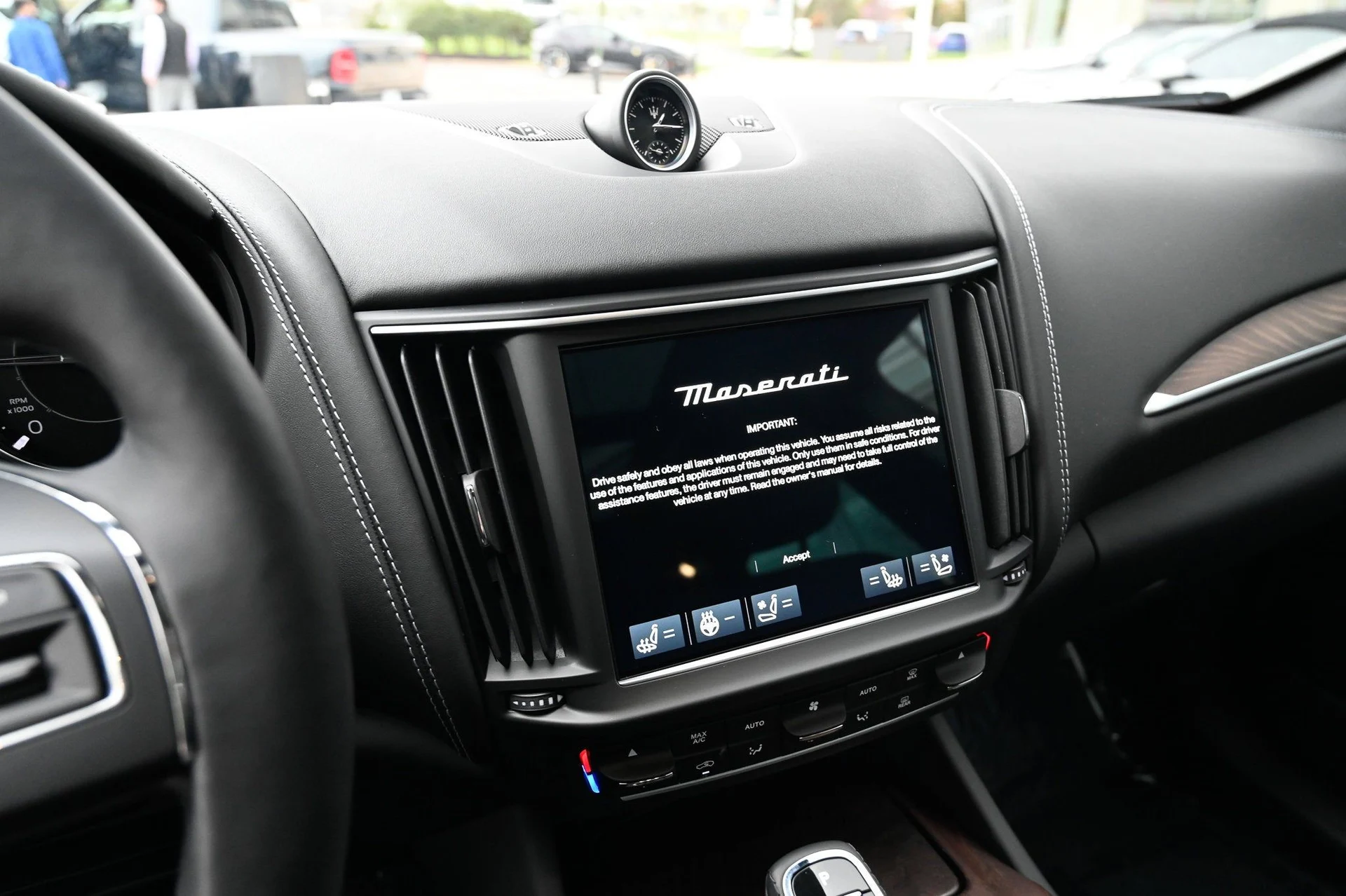 mph024_3027657641_5e21a49c540940d3997411aaec4c44e1_a71980677c