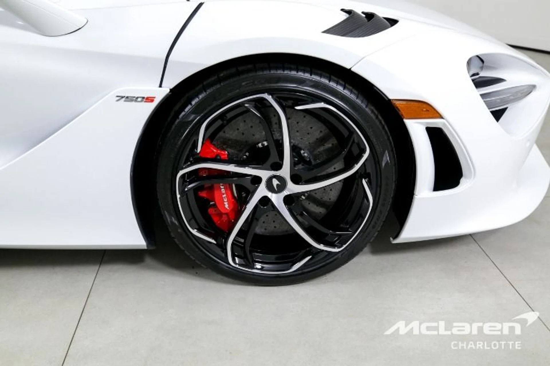 mph024_3032501624_Used_2024_Mc_Laren_750_S_78d7af0f8c