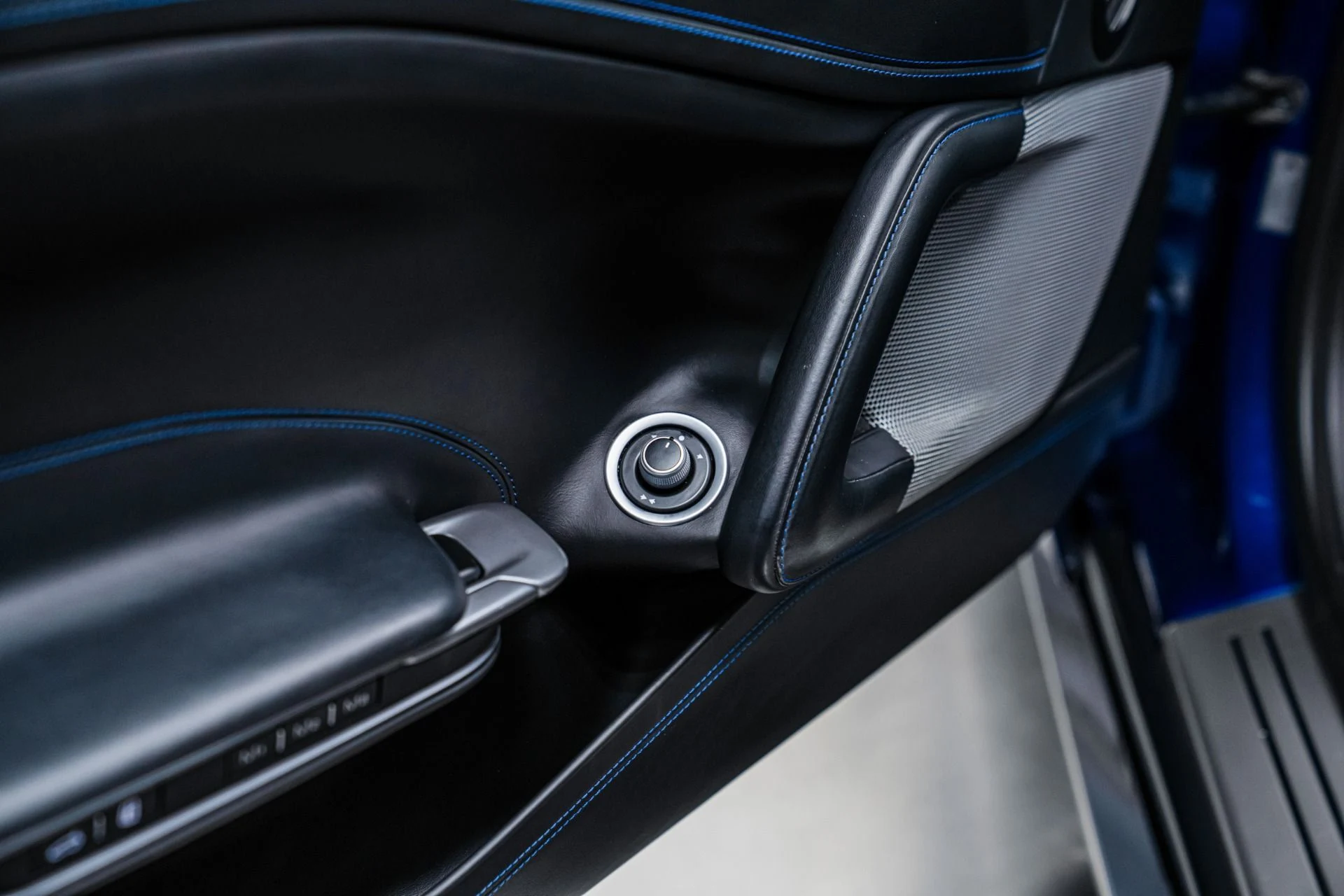 mph024_3037723536_Used_2019_Ferrari_GTC_4_Lusso_V12_1762198227_9c477cadf7