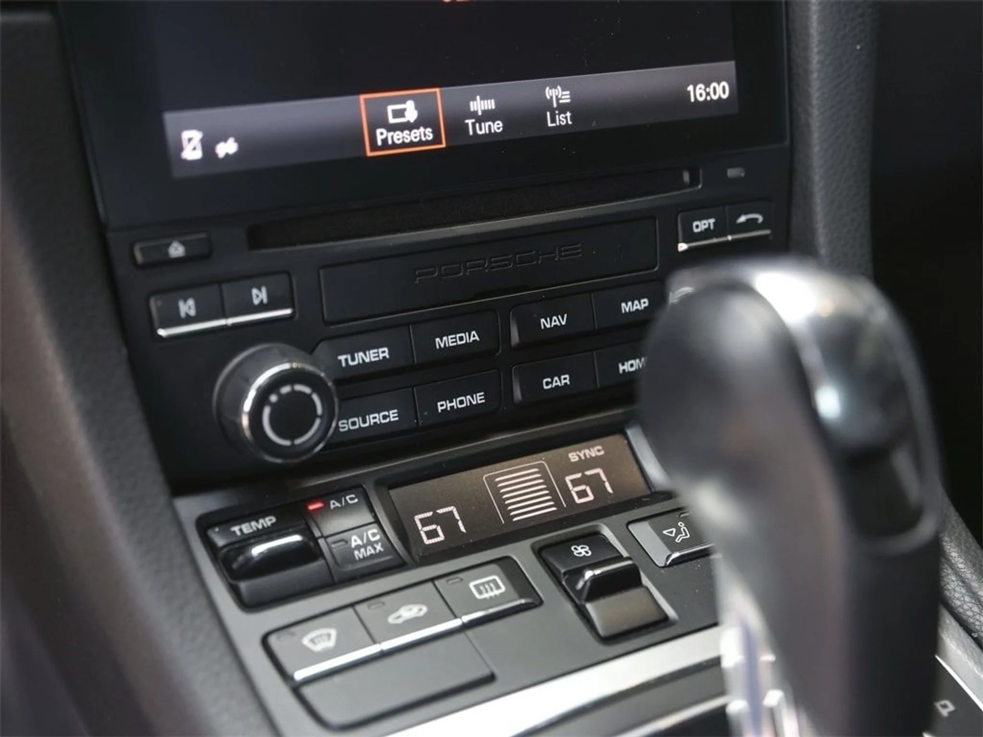 mph024_3038116645_560cc767d77f00bb4cf55388ce60a6f4x_bec3864e84