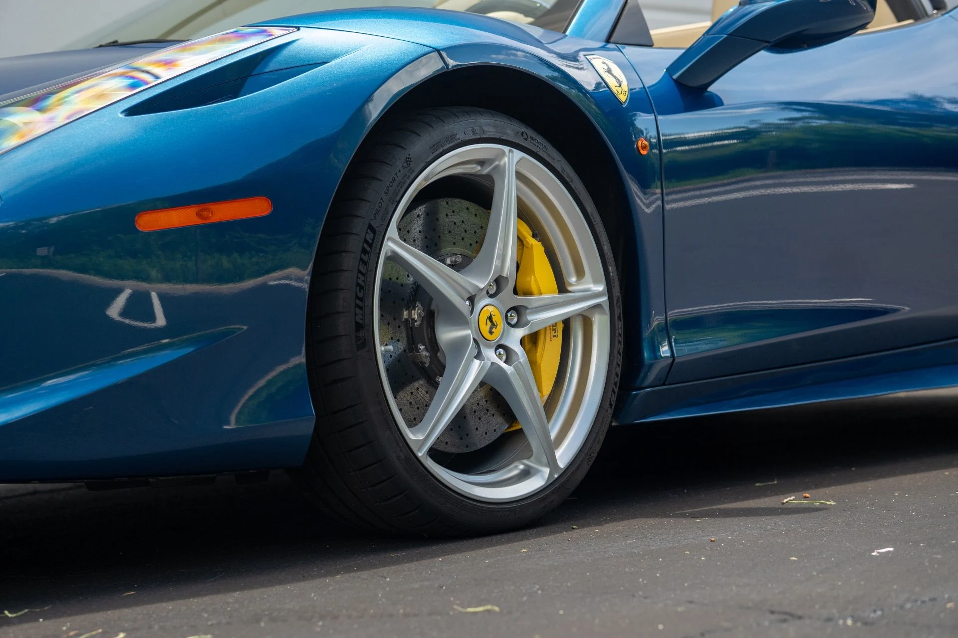 mph024_303812660_Used_2014_Ferrari_458_Spider_1757965695_210ef20e59