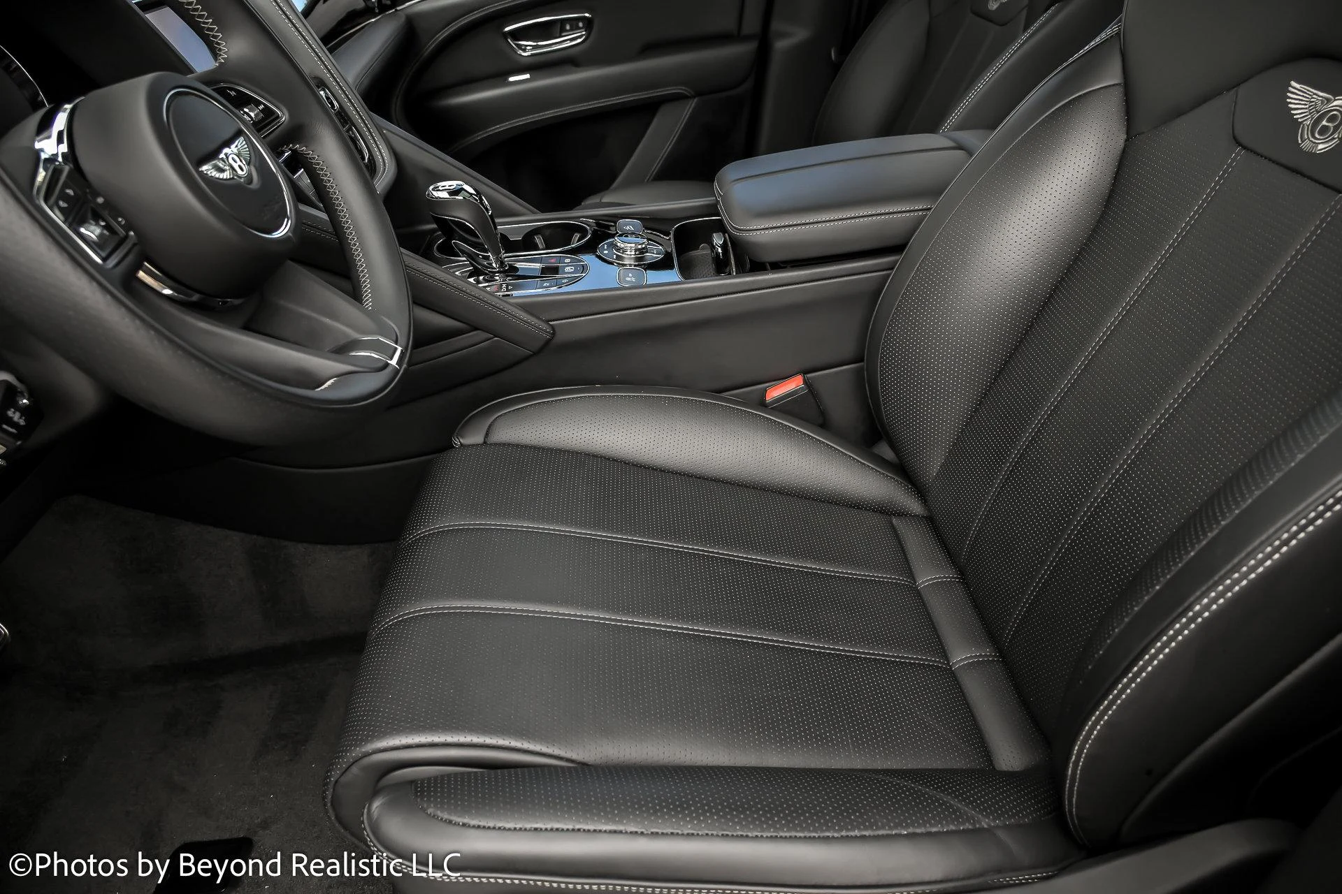 mph024_3041534585_Used_2024_Bentley_Bentayga_Hybrid_1759997540_30259fb622