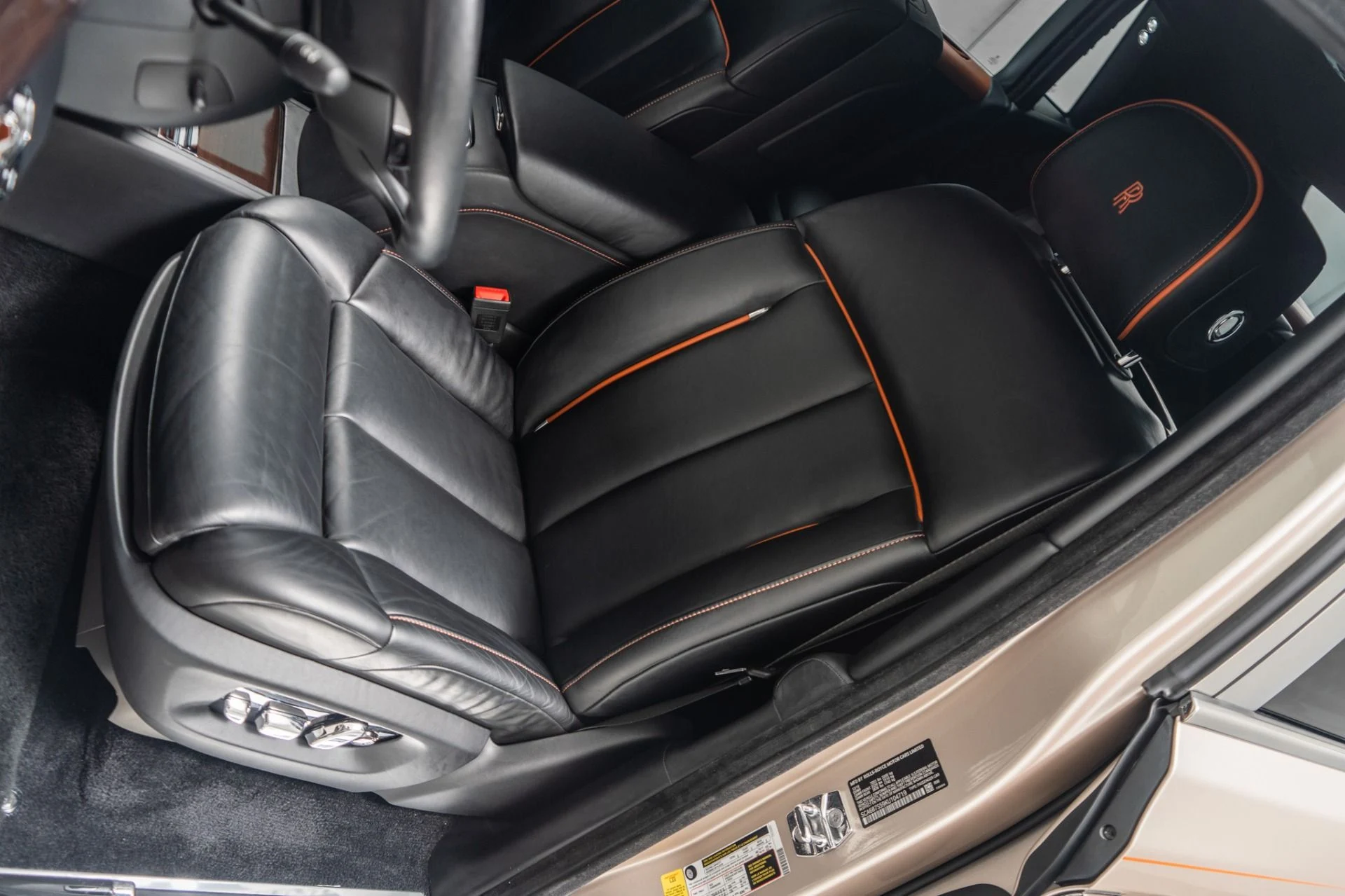 mph024_3043617918_Used_2019_Rolls_Royce_Phantom_The_Phantom_Package_Two_Tone_Paint_Bespoke_Audio_1785353671_579a66716e