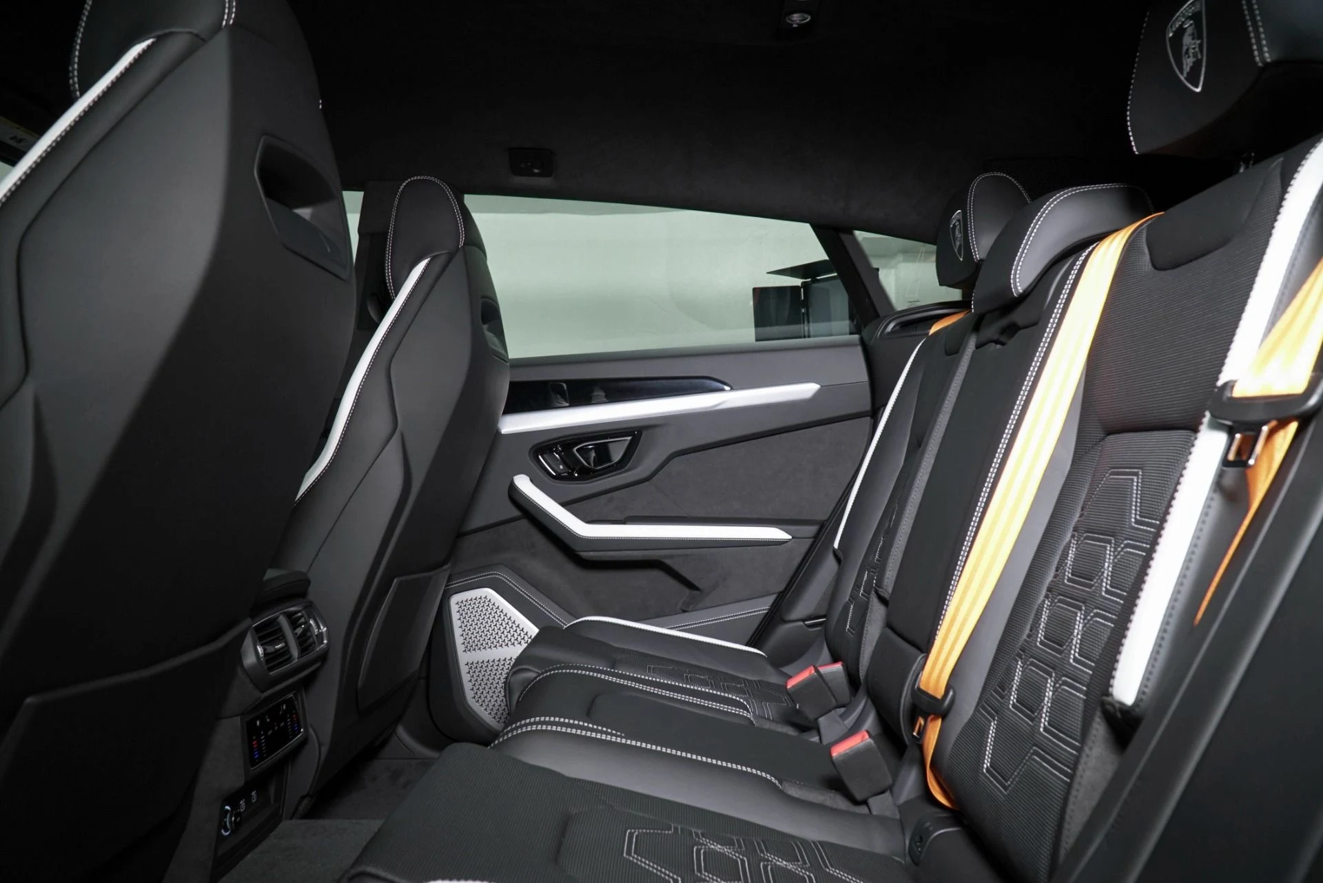 mph024_3043725386_New_2025_Lamborghini_Urus_SE_1772563707_20c79972f3