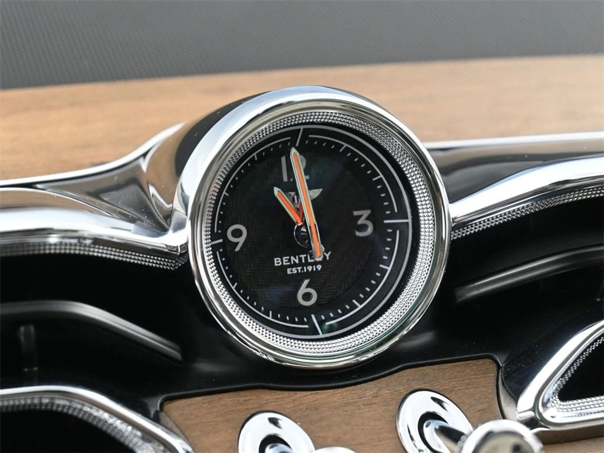 mph024_3051604581_255215731529d4117c0837f2d53b67d8x_f819022a7e