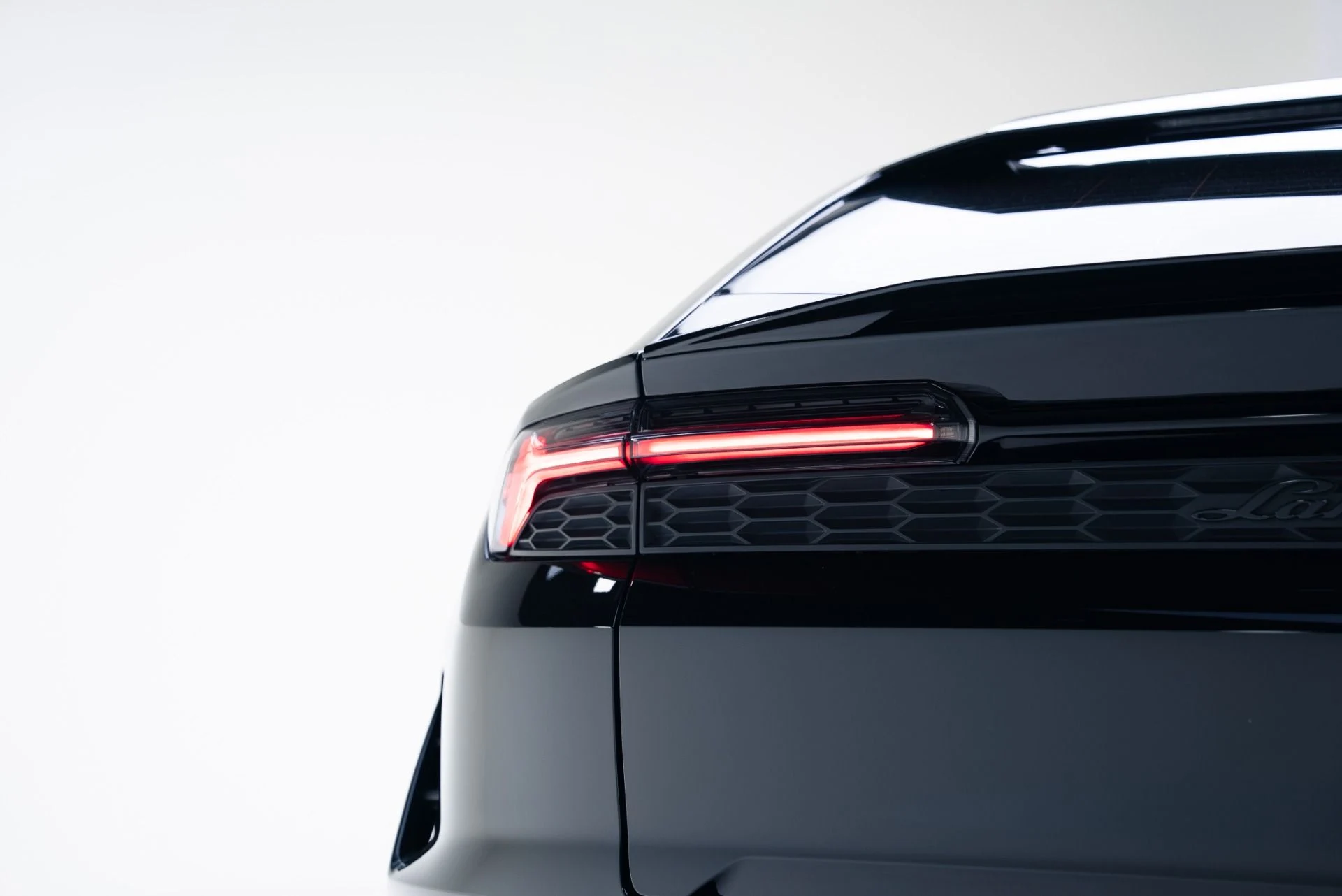 mph024_3056073844_Used_2025_Lamborghini_Urus_SE_1767912107_5280a5f910