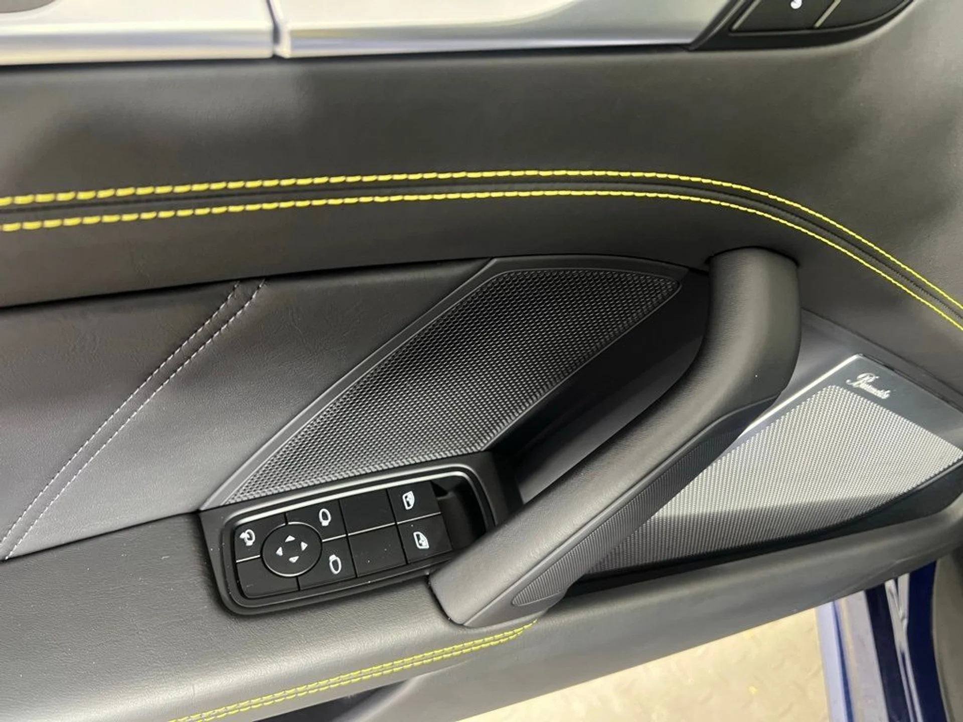 mph024_3056088570_f06f260ed2897b3943472c395d7b49ce_602eaa2110