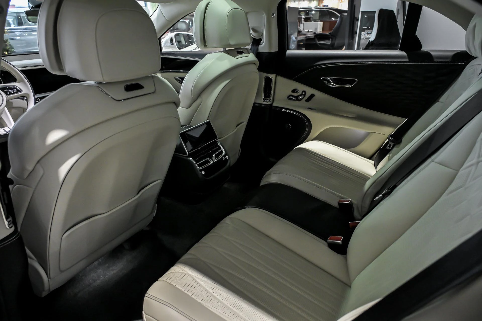 mph024_3056546501_Used_2021_Bentley_Flying_Spur_V8_1765794822_c4dfe9fb21