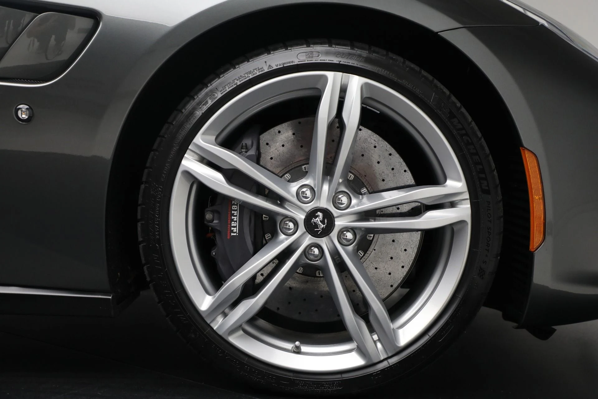 mph024_3058930615_Used_2019_Ferrari_GTC_4_Lusso_1731632886_7516c56354