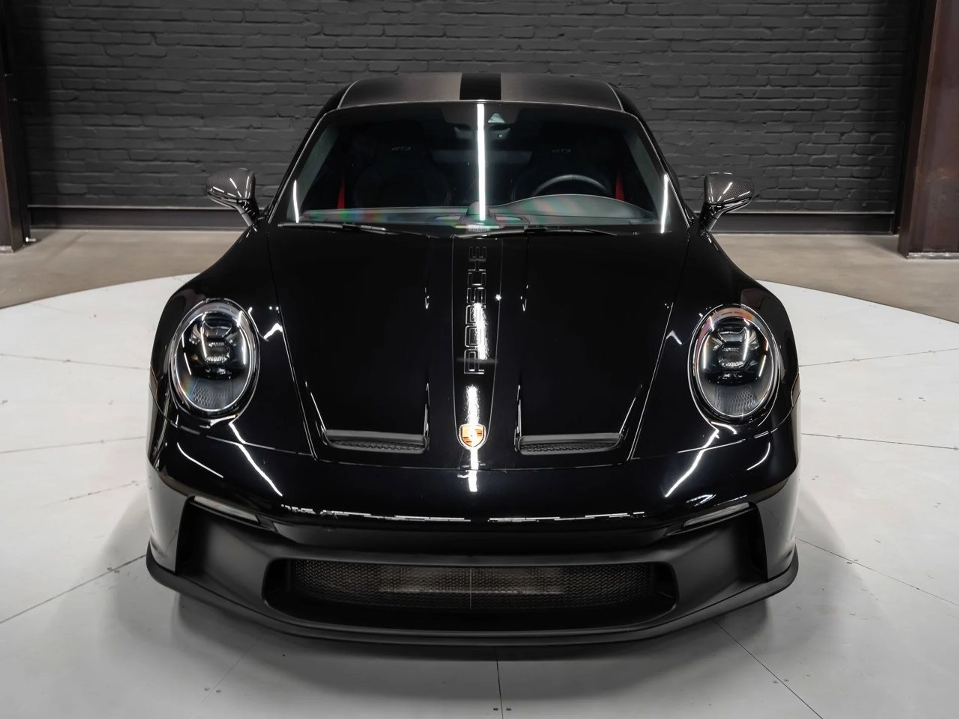 mph024_3068677683_porsche_911_2022_21986be87c