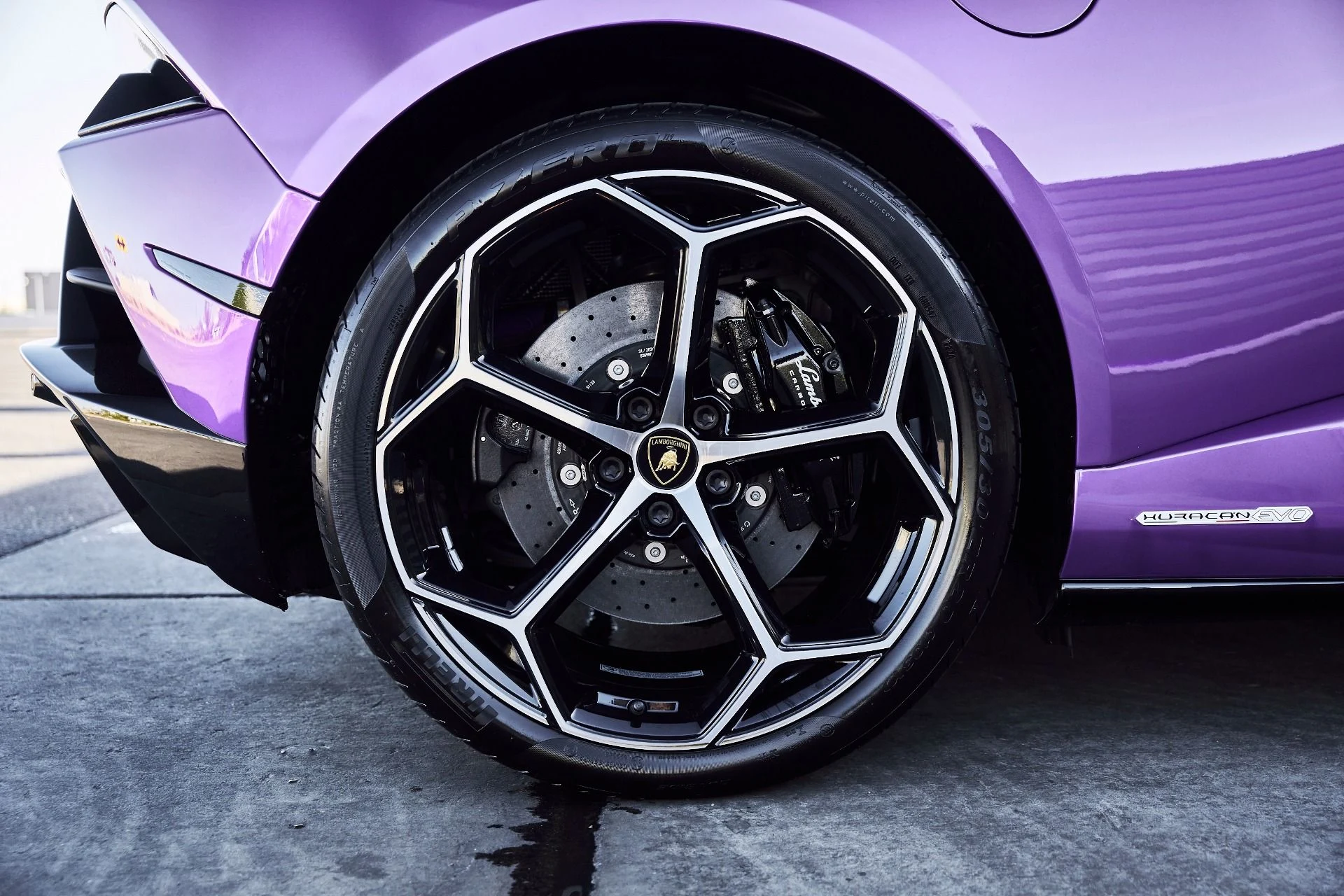 mph024_3073012422_Used_2024_Lamborghini_Huracan_EVO_Base_1774744527_afe1c68420