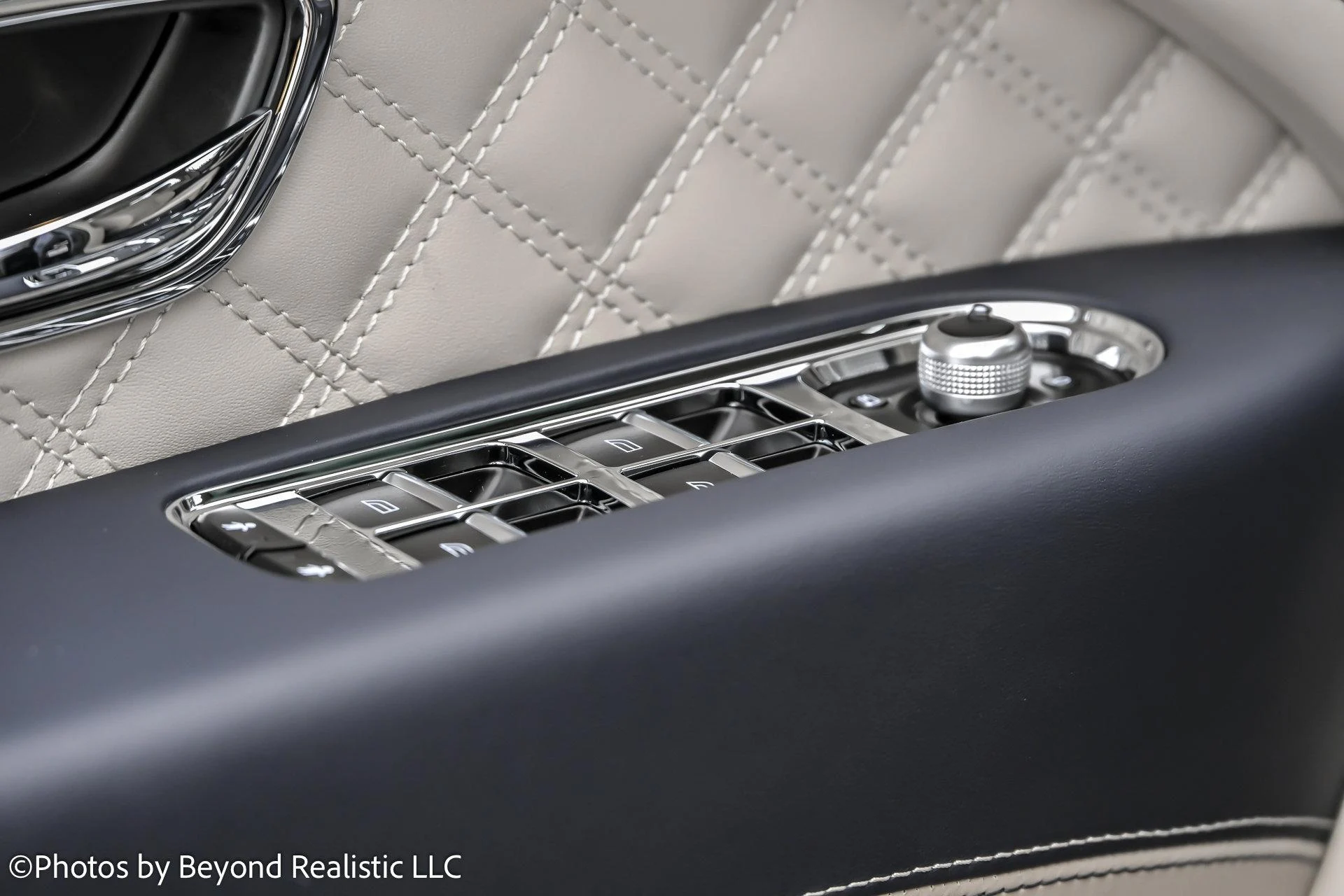 mph024_308210081_Used_2022_Bentley_Bentayga_V8_Mulliner_Driving_Specification_1765012904_66a7e2fd9c