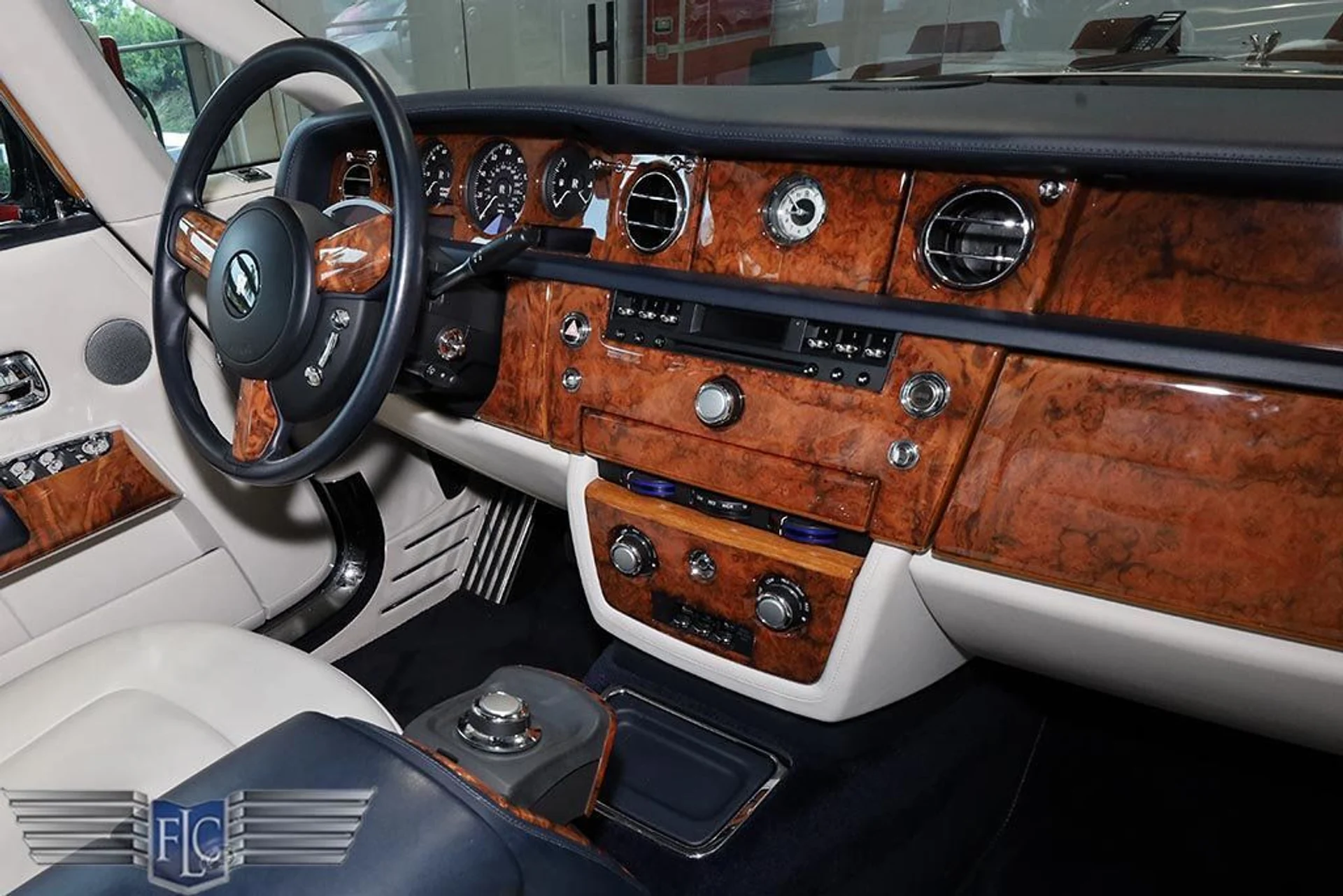 mph024_3084068733_used_2010_rolls_royce_phantom_coupe_2drcoupe_9689_23032894_25_1024_c3caaa97ba