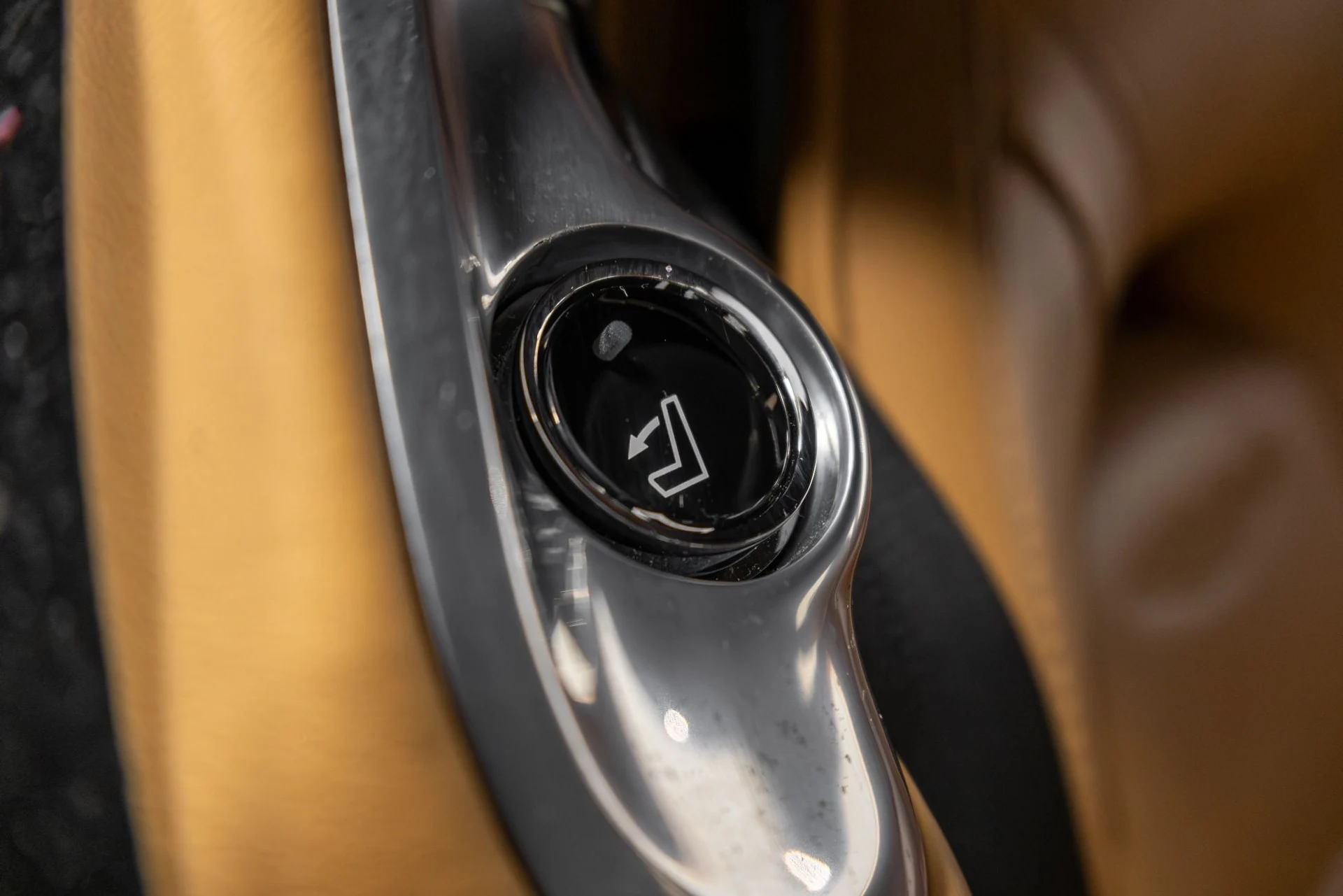 mph024_3088990438_Used_2016_Aston_Martin_Rapide_S_1767648441_20d7b191aa