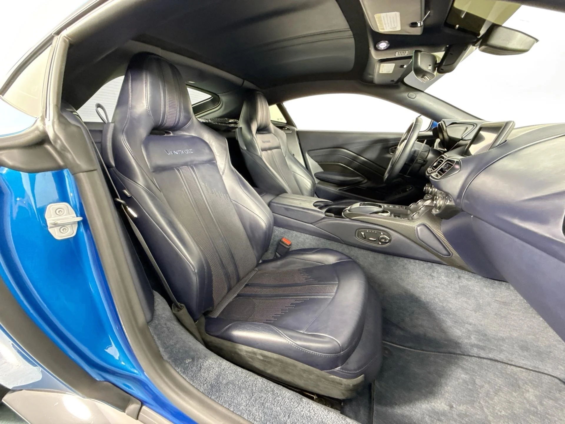 mph024_3089189811_Used_2019_Aston_Martin_Vantage_1784071673_b067dfaef0
