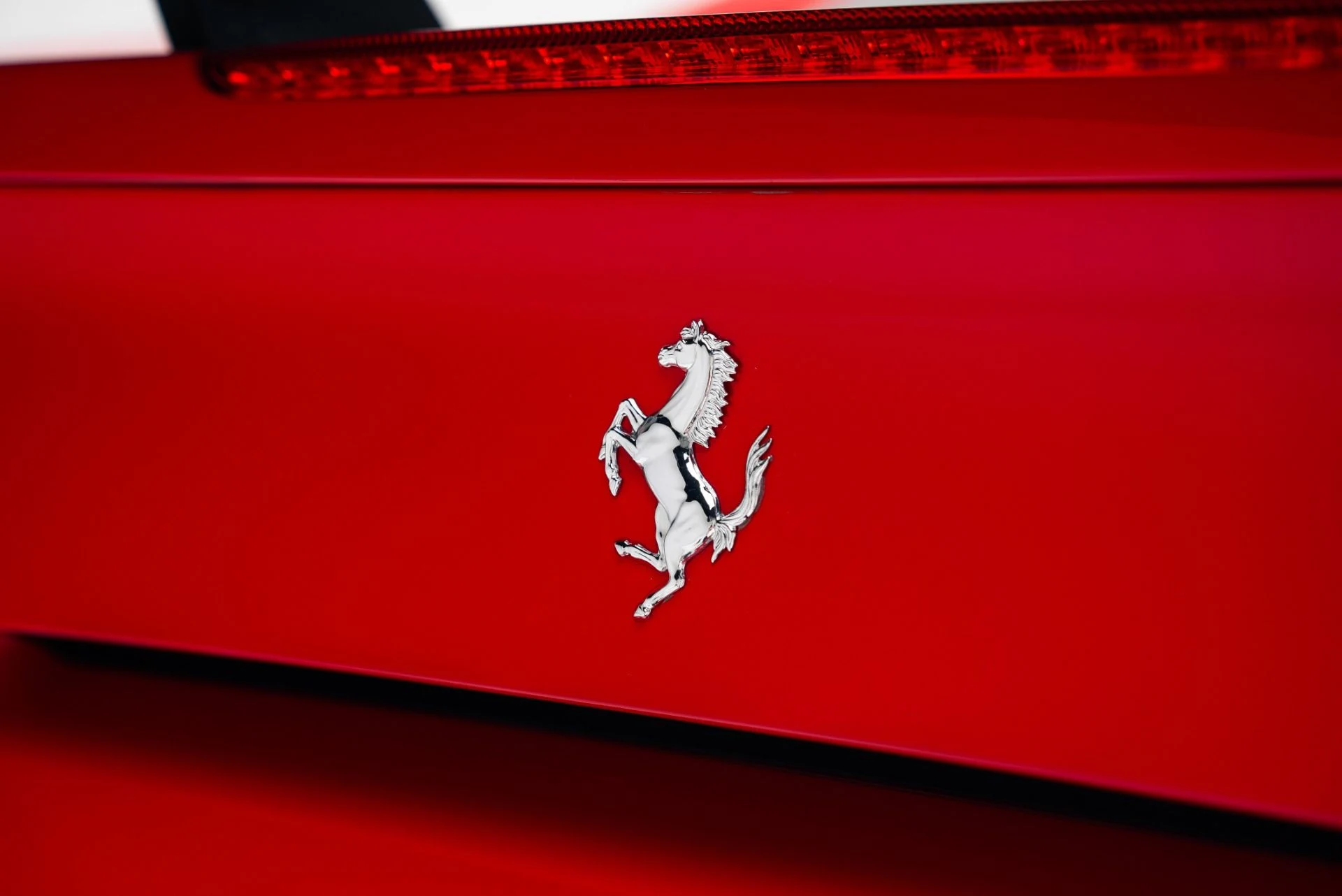 mph024_3095600455_Used_2018_Ferrari_488_GTB_1767046260_11cdfcb43a