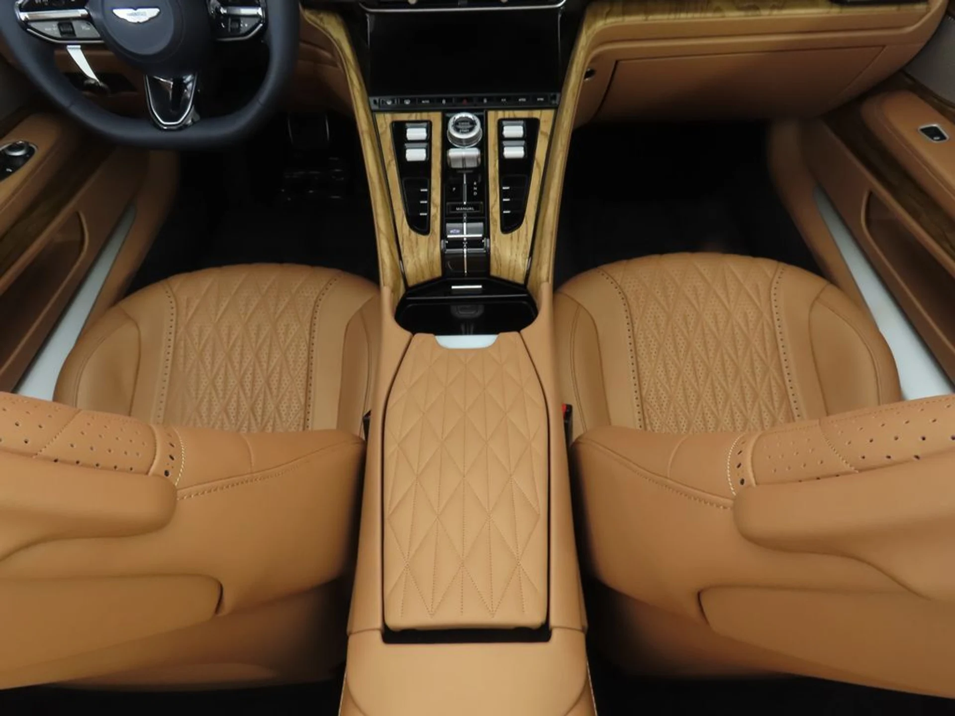 mph024_3097211202_used_2026_aston_martin_db12_volante_8119_23037586_25_1024_de8d780613