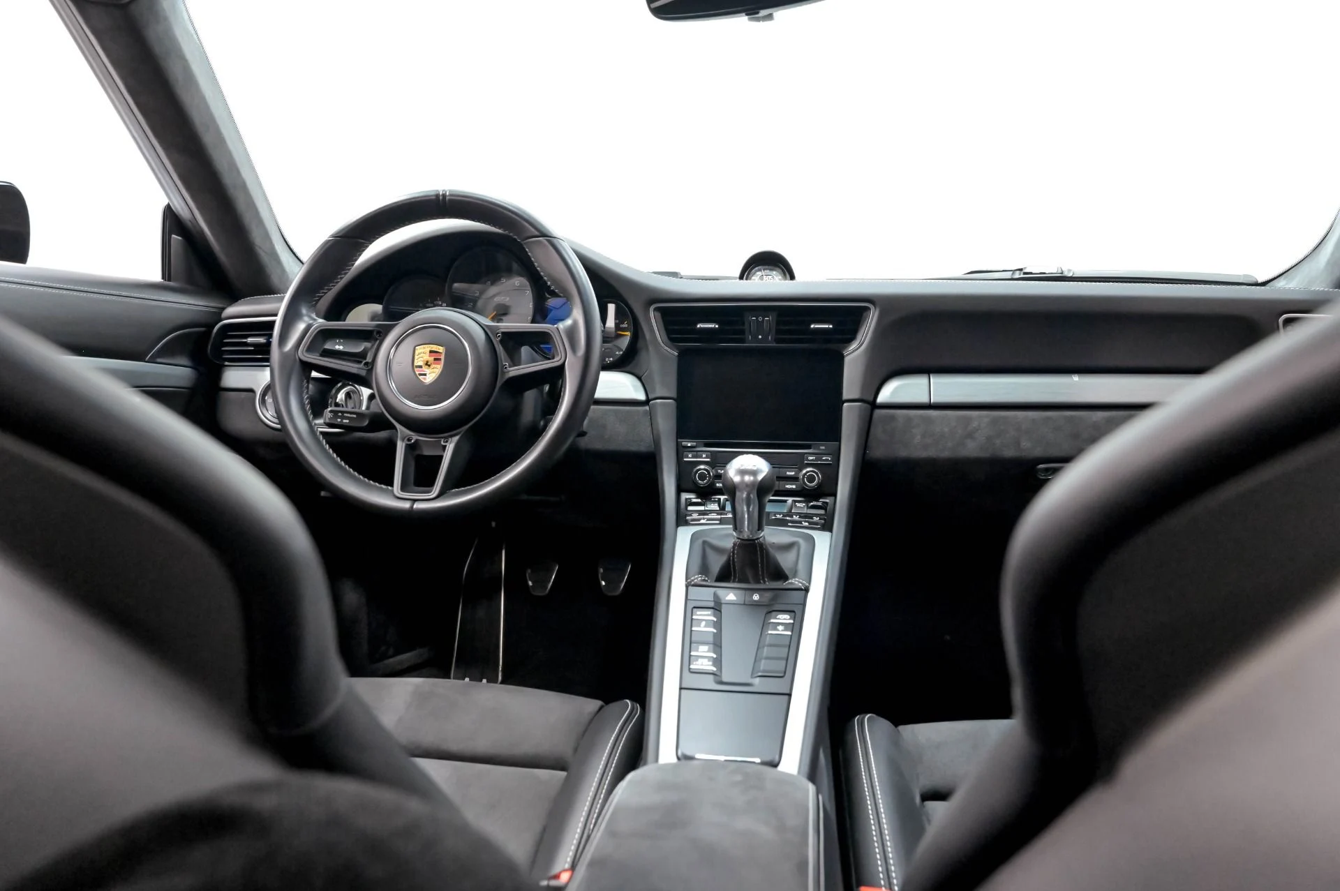 mph024_3098623090_Used_2018_Porsche_911_GT_3_1778195447_2a61ab996d