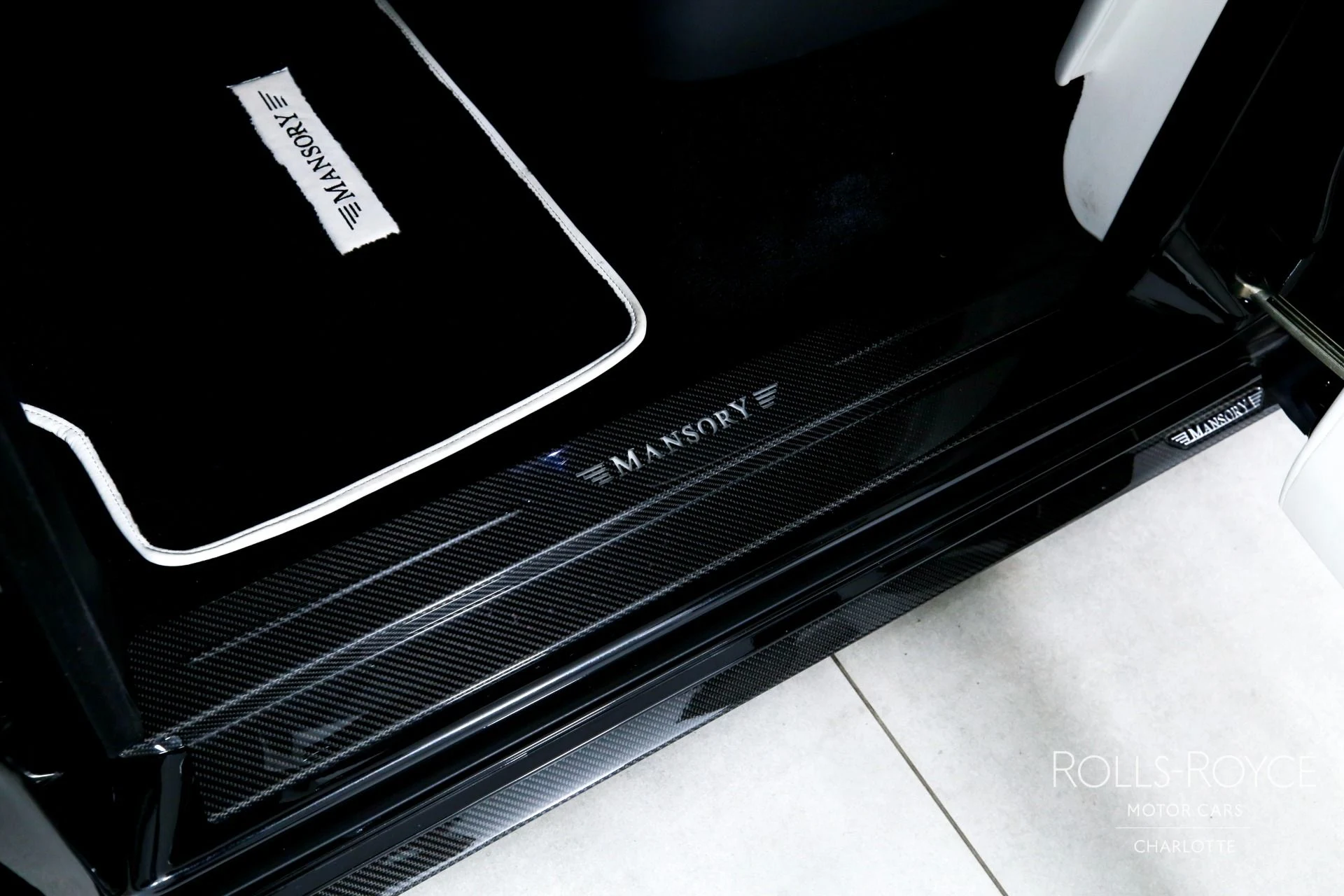 mph024_3100234927_Used_2018_Rolls_Royce_Phantom_1776373846_3243ad40f2