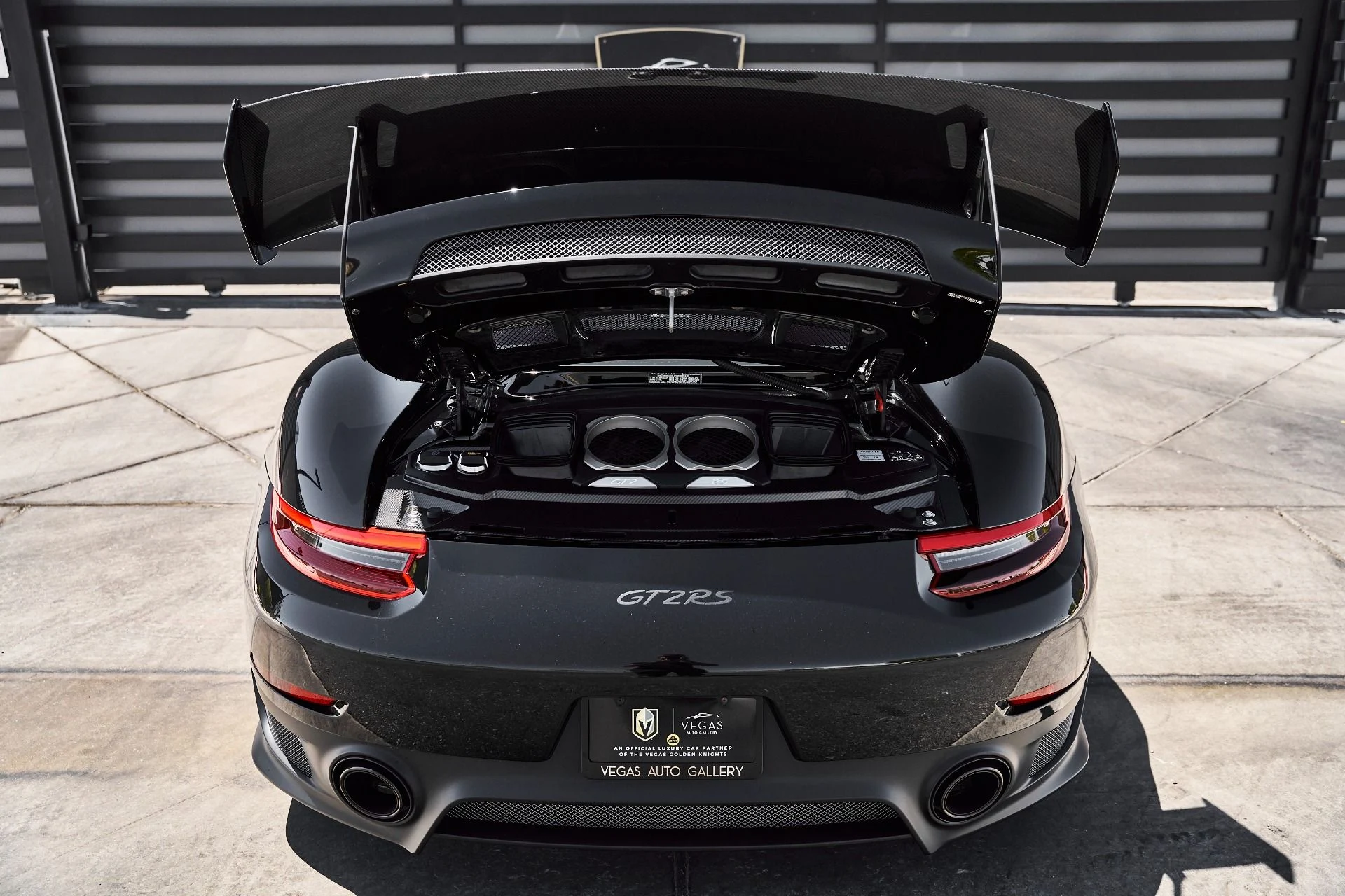 mph024_3102198885_Used_2018_Porsche_911_GT_2_RS_1778880908_01cb45af7f