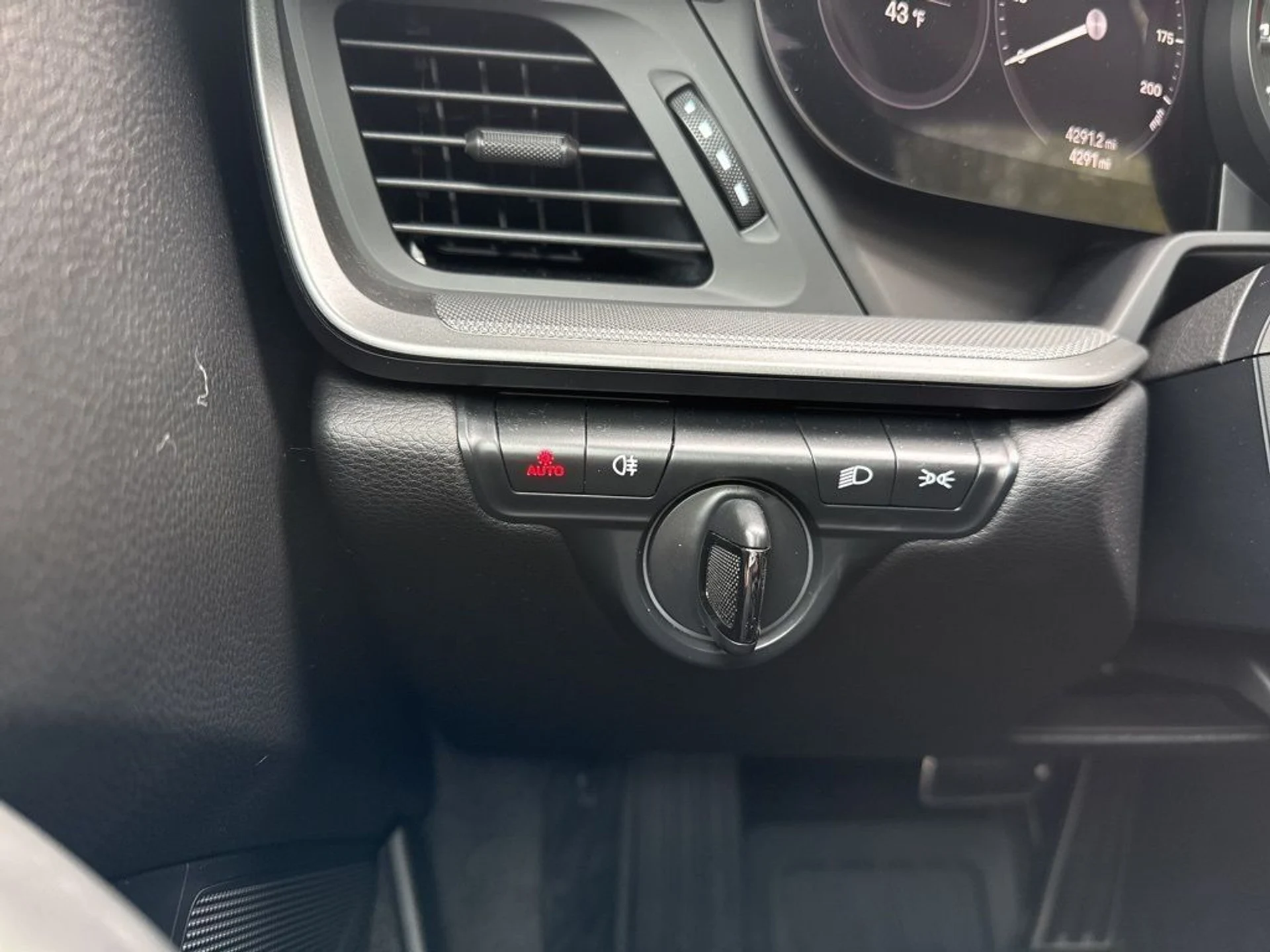 mph024_3108242619_ea7b881b15d98f34f2b00e5a07c65059_84fb58545a