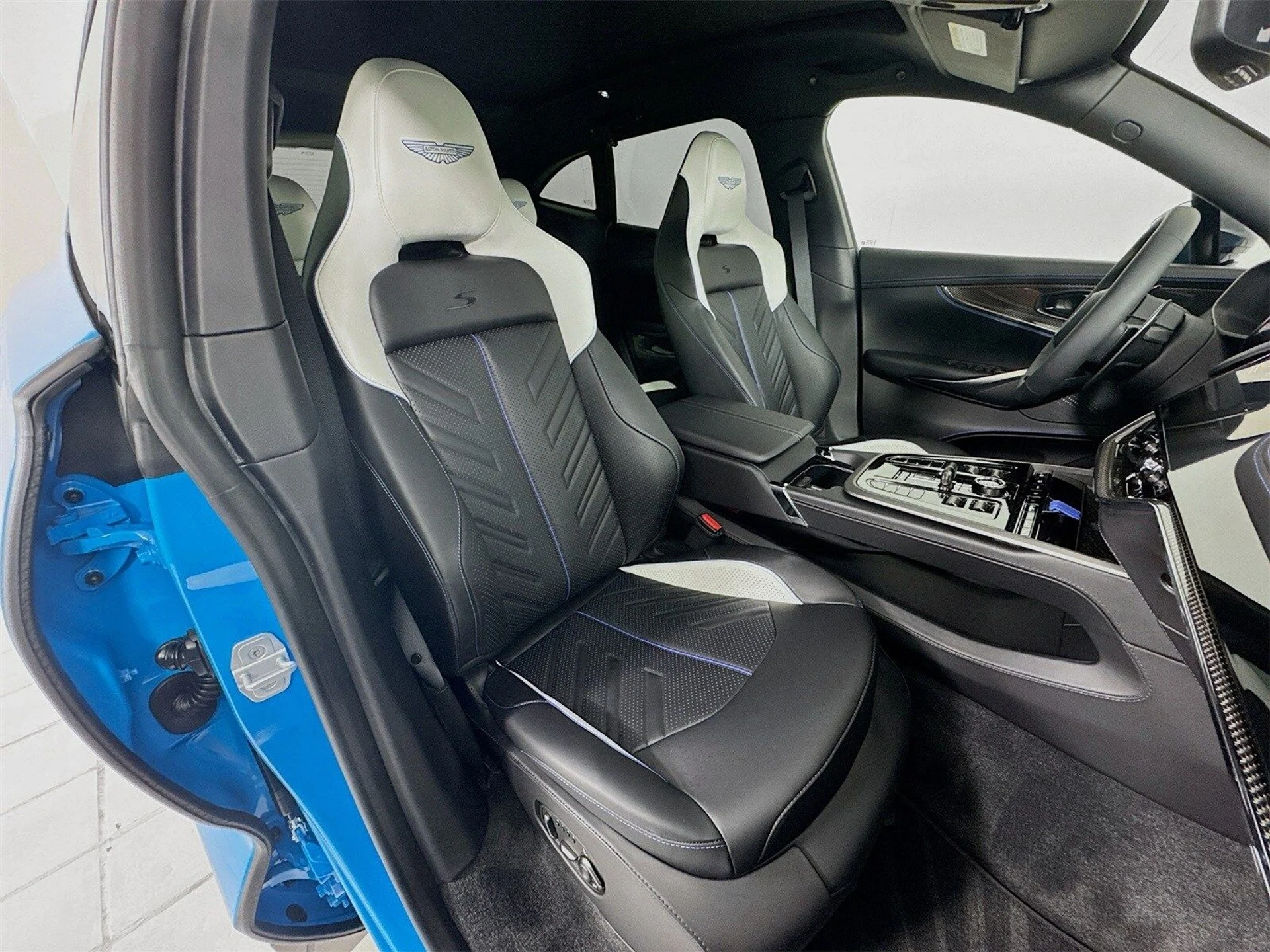 mph024_3113761266_e6863edcbe84e7a3747f9379d6d11f66x_2023cf3d81