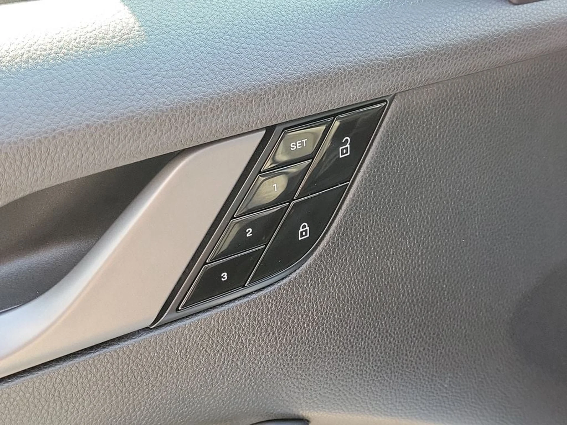 mph024_3114558849_25_84807aa46a