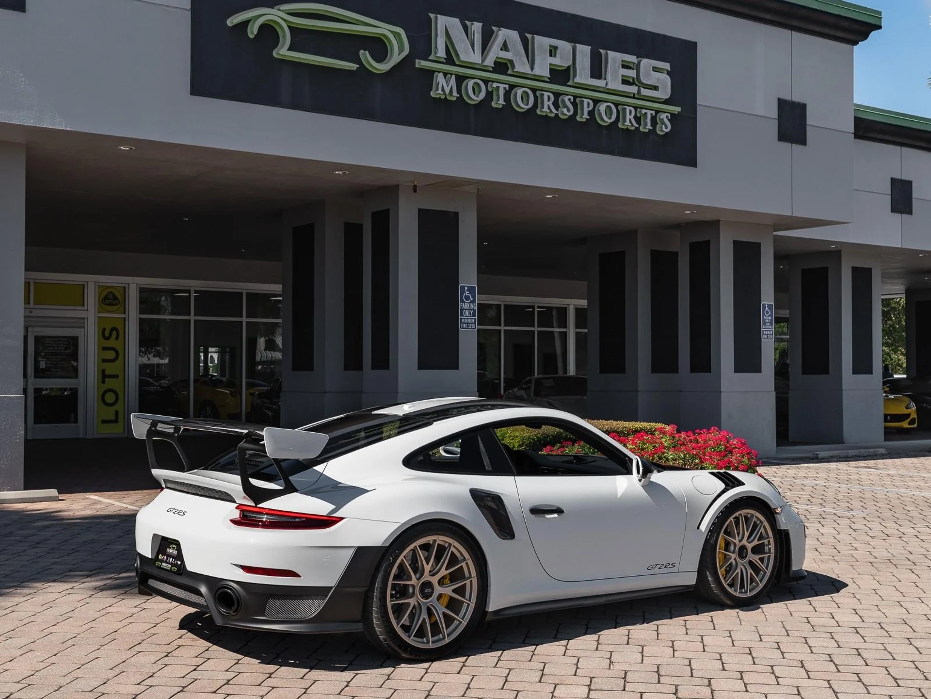 mph024_3120096024_Used_2018_Porsche_911_GT_2_RS_1763589955_fb285c2d98