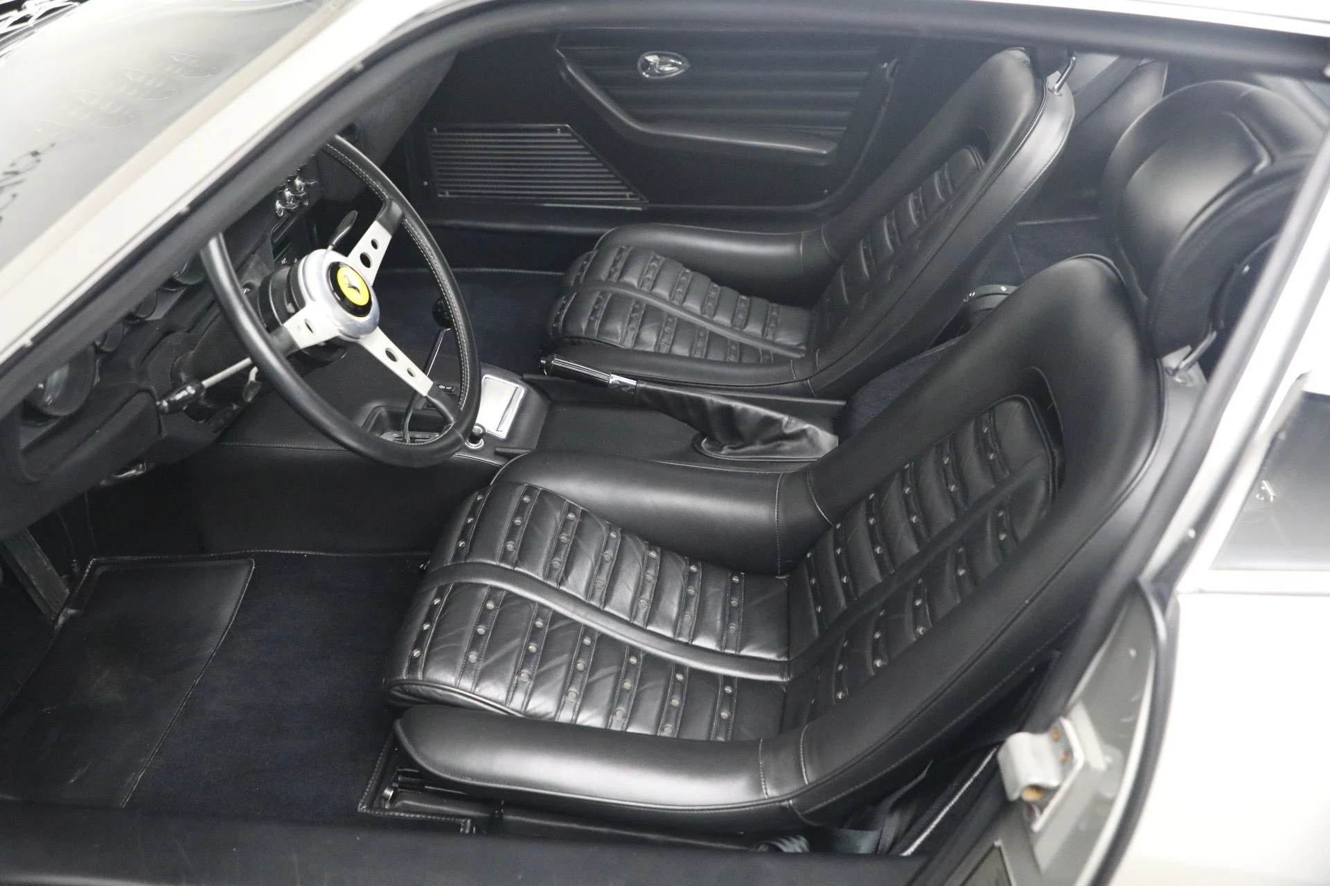 mph024_3124021279_Used_1971_Ferrari_365_GTB_4_Daytona_1770668334_0061119ca6