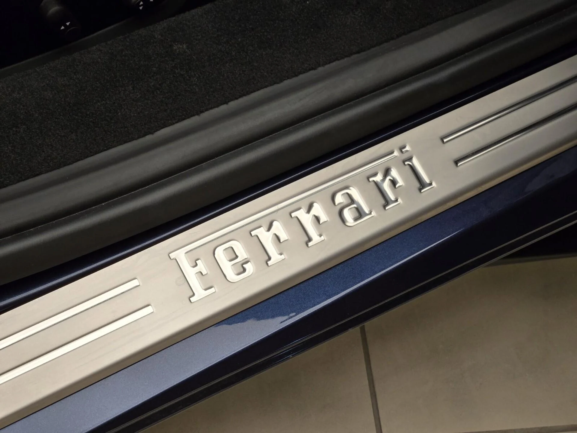 mph024_3124030102_Used_2022_Ferrari_F8_Spider_1753250647_950f785106