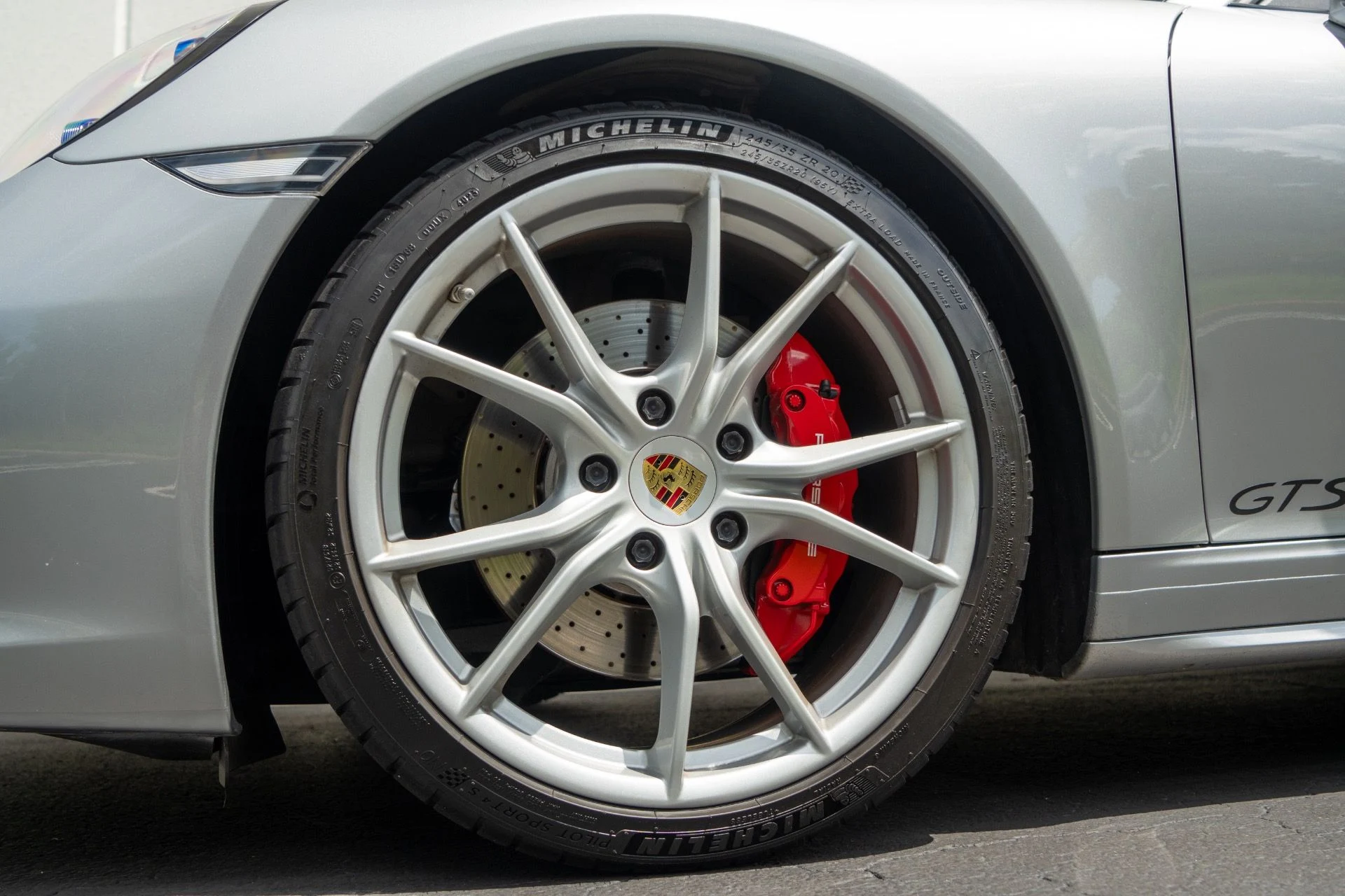 mph024_3127267974_Used_2019_Porsche_911_Targa_4_GTS_1756154089_58d184dddd