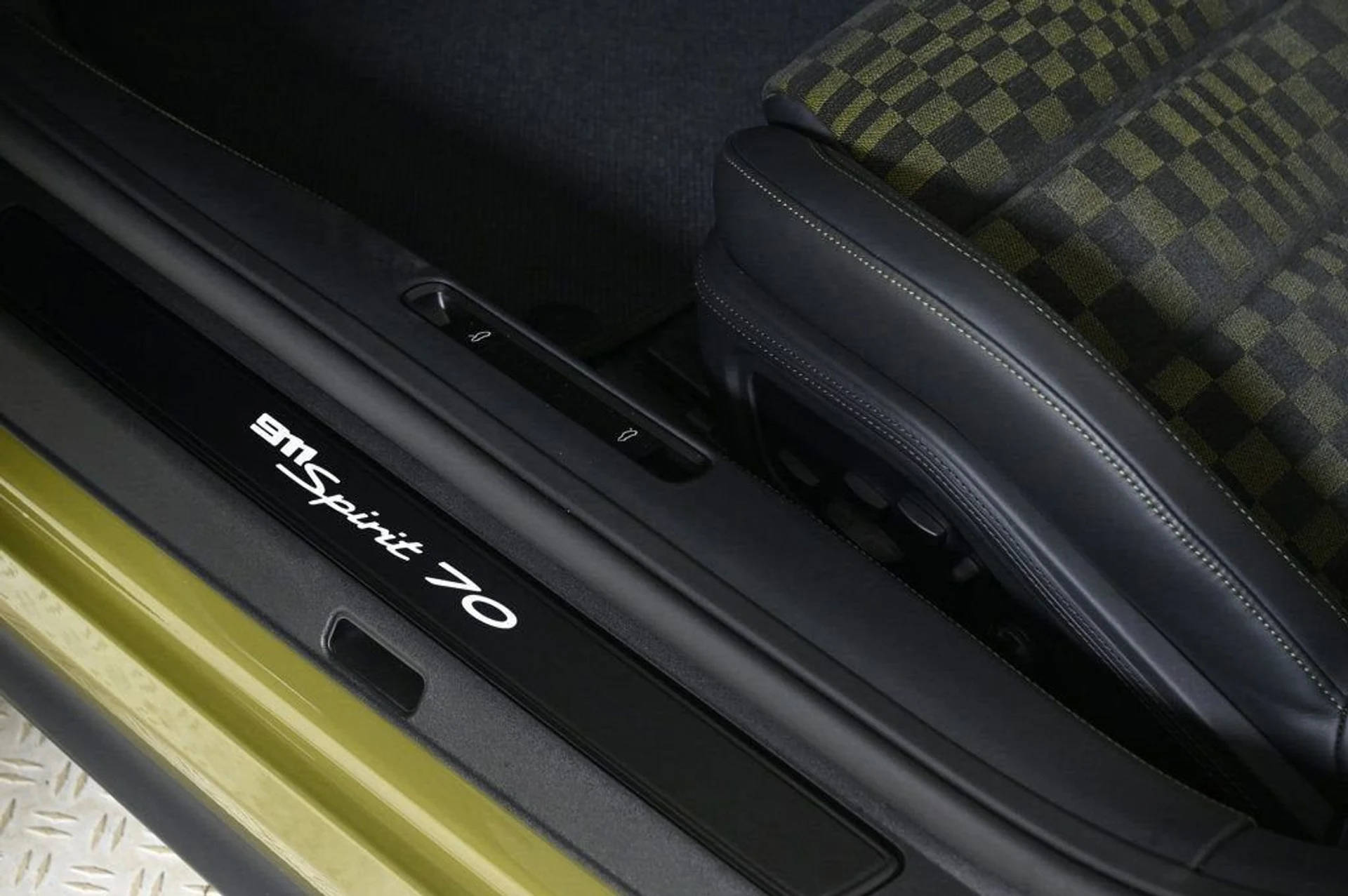 mph024_3127551251_65dab29f66204cf4a7bda9d40a2abc4f_d90213dc8f