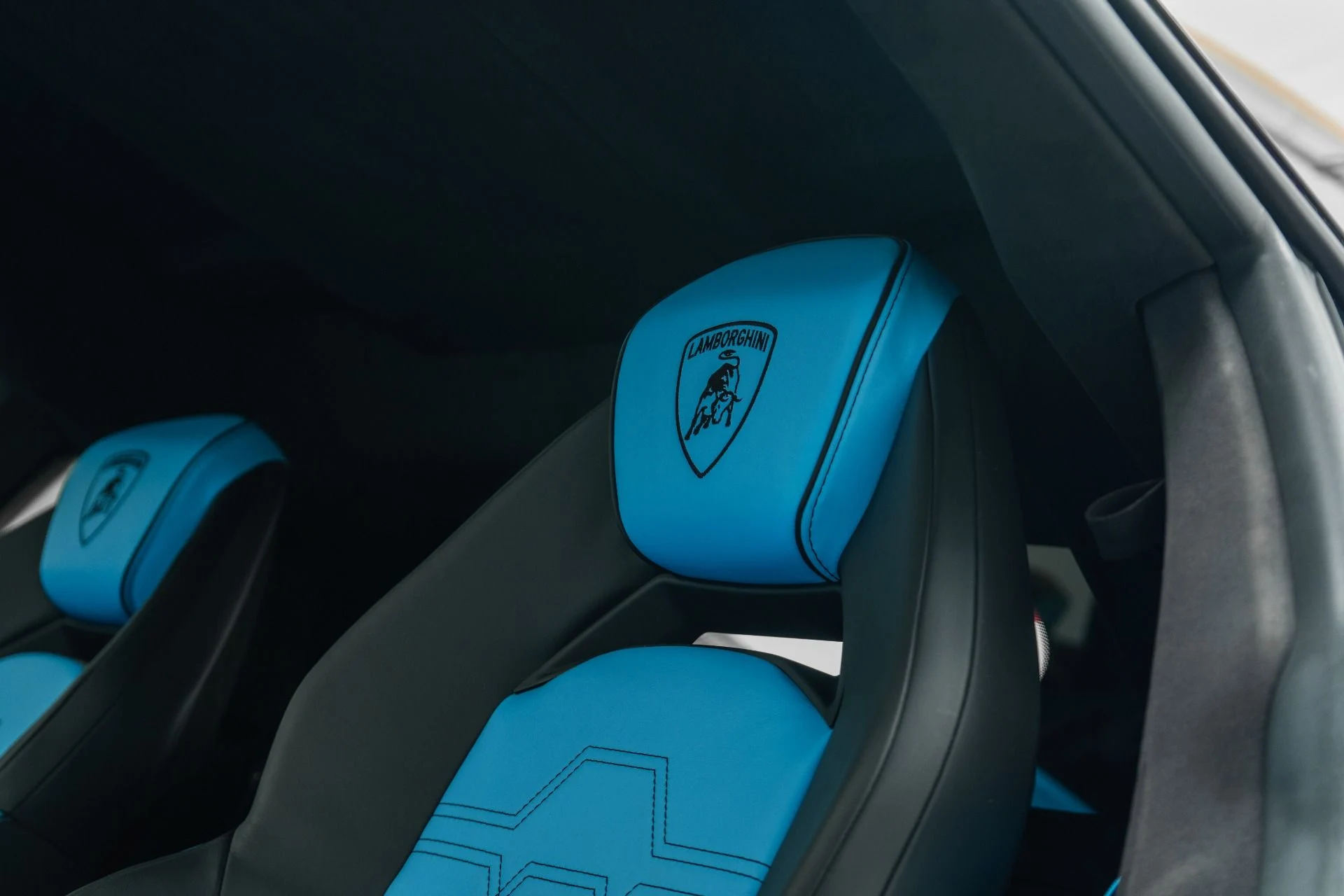 mph024_3129505816_Used_2025_Lamborghini_Revuelto_1001_Horsepower_Multicolor_Matte_Wrap_High_Tech_Pack_1781554608_bdd20e02f1