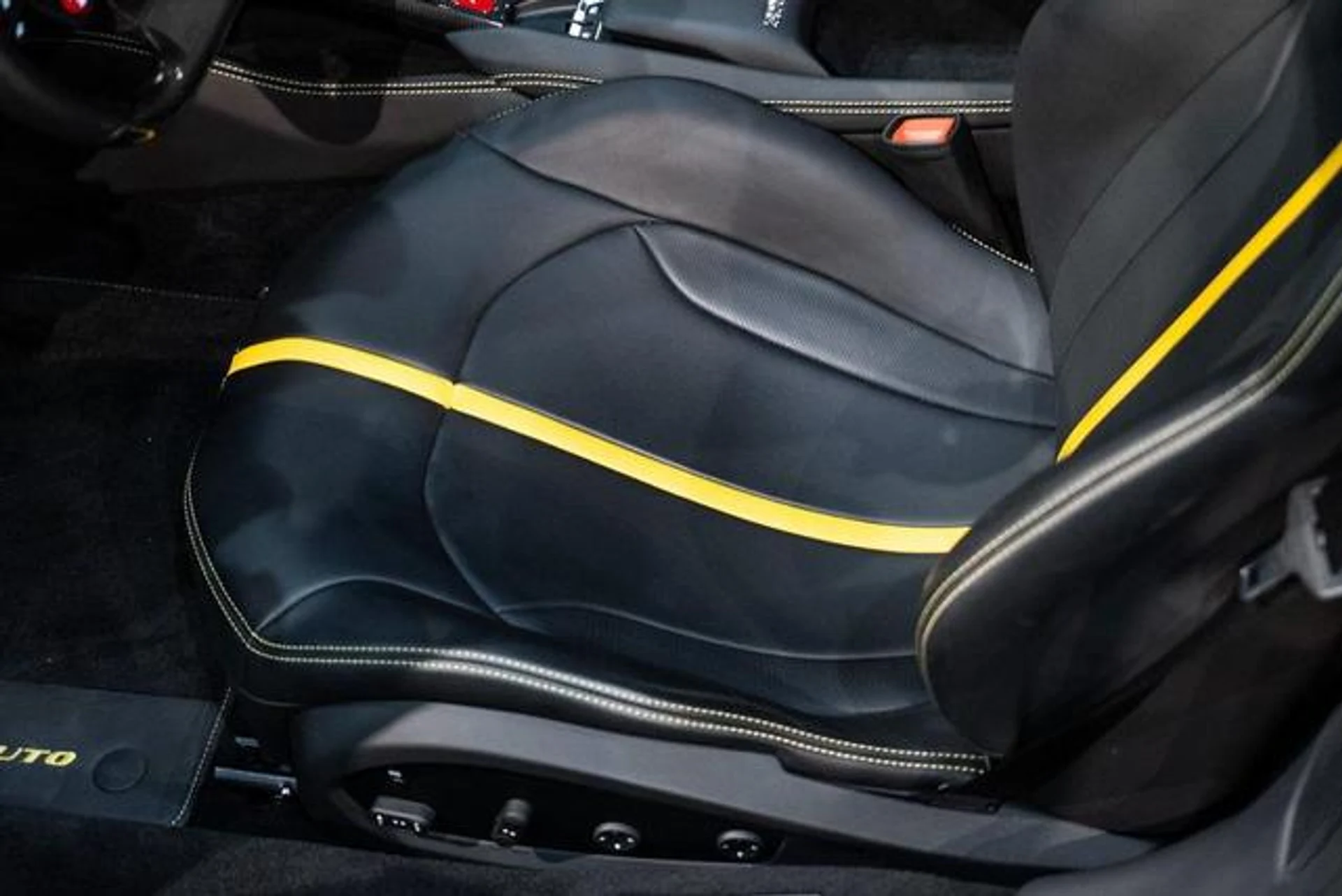 mph024_312999789_r_L_Cv_IFM_3_S_Xepf1i_Ce_Em_Fz_KZE_4_Do_e696f38ac9