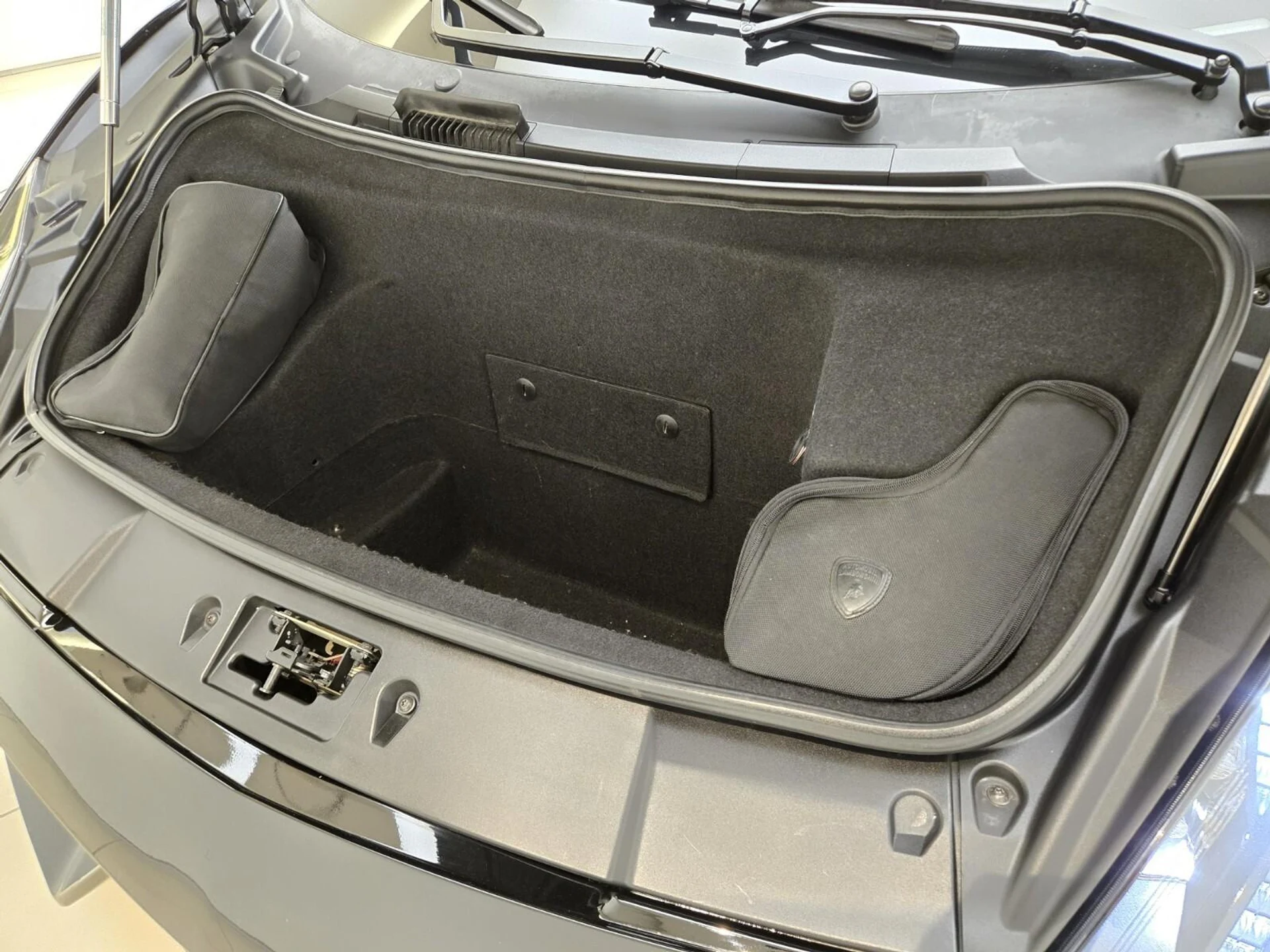 mph024_3132834965_Used_2011_Lamborghini_Gallardo_LP_560_4_1762242025_7c520cc437