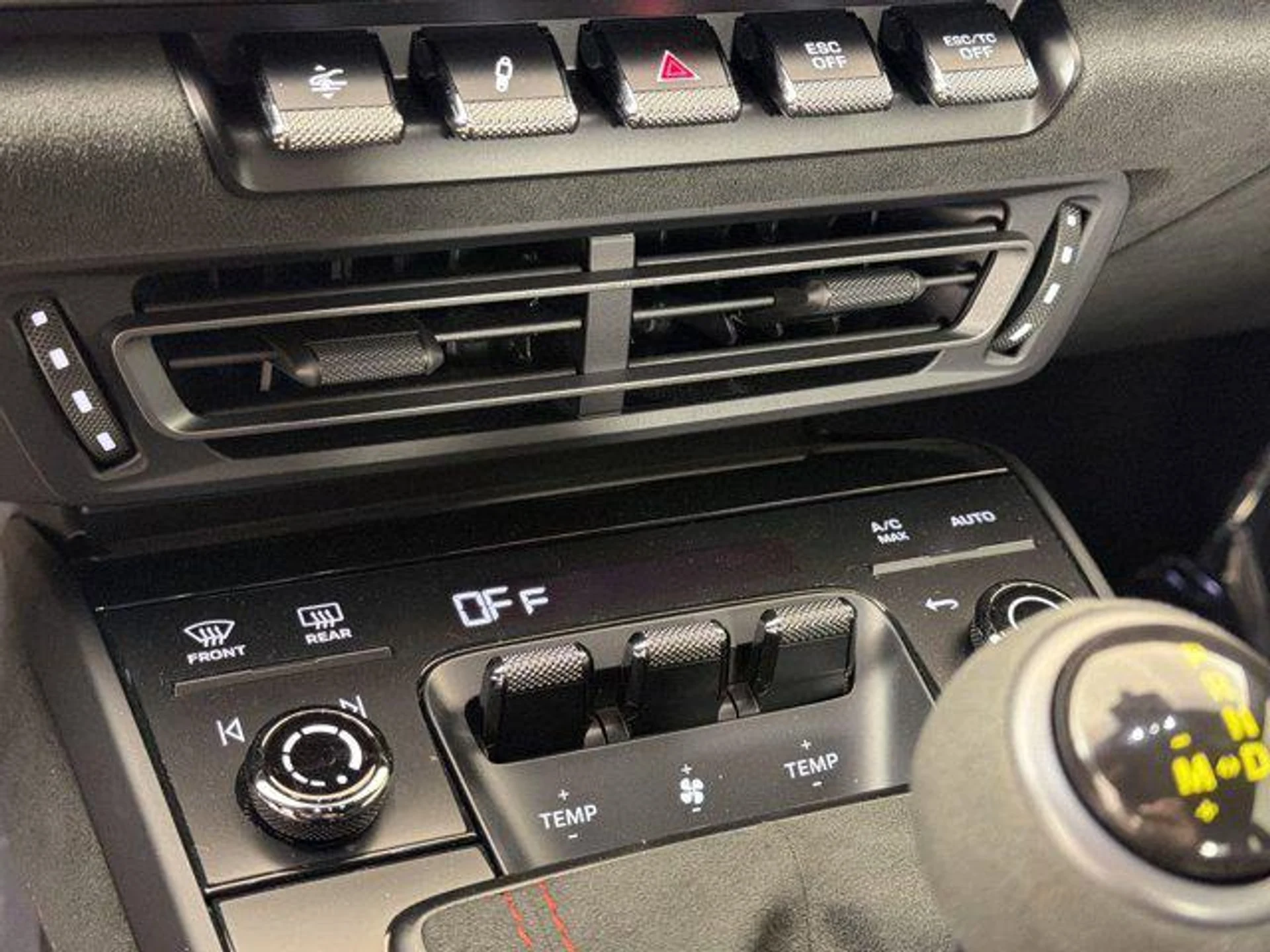 mph024_3132941940_2_UE_Av_VGE_x_W_Nb_H_Vl_V_u7_Gyrux_I_6f266576a5