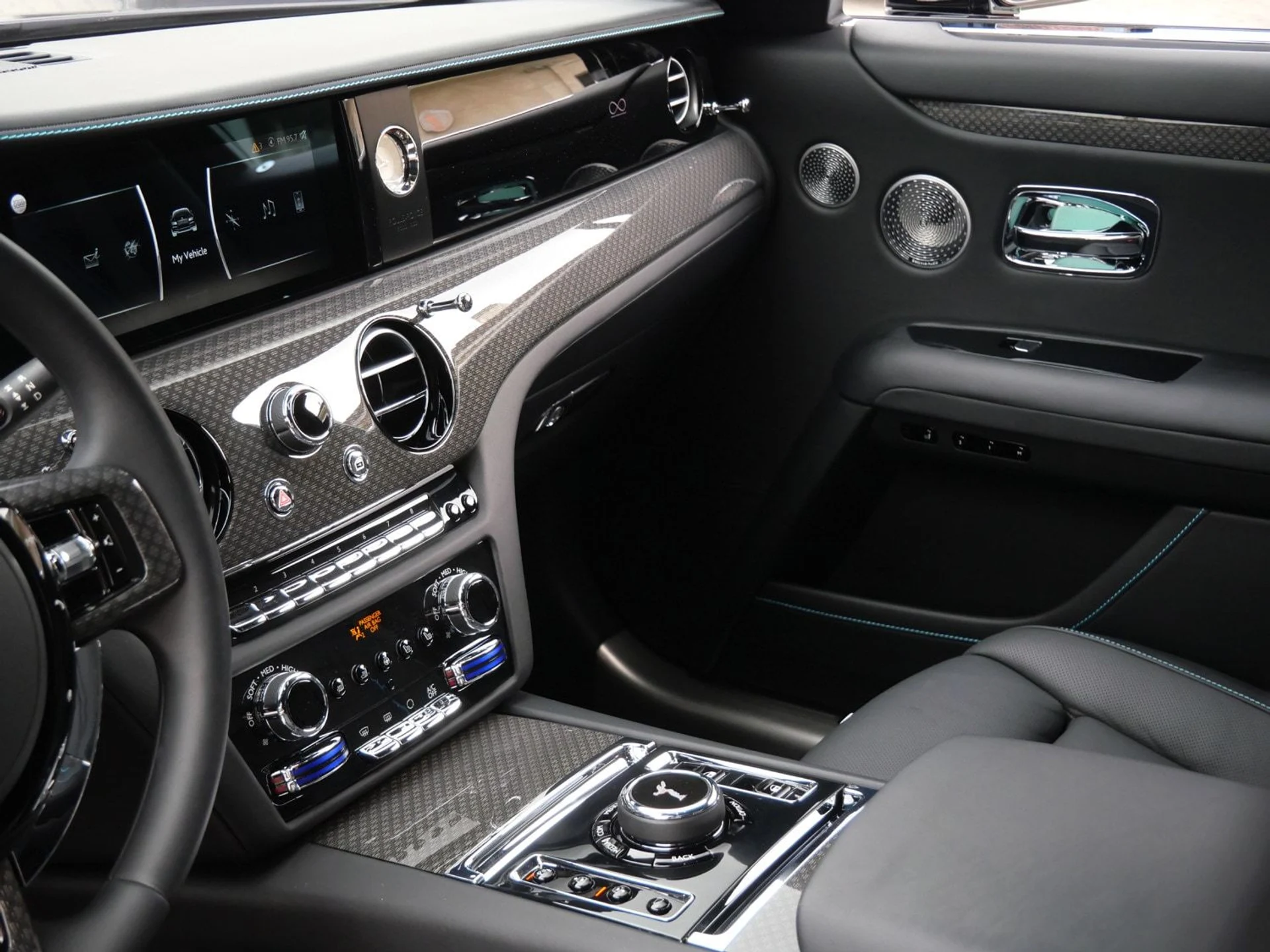 mph024_3136769659_e3b95c498119471b88b434f03df66416_0cd56b4c24