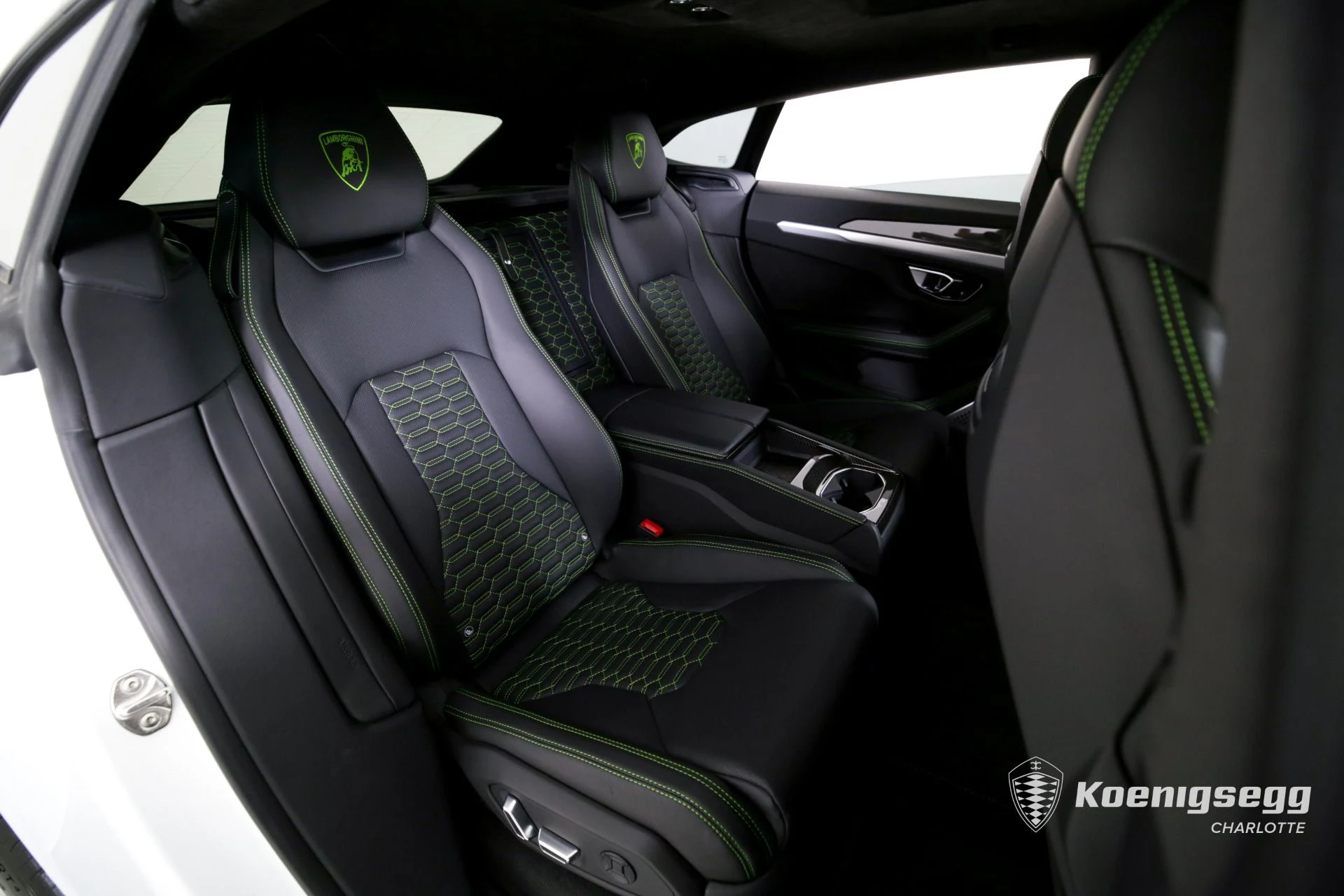 mph024_3140195940_Used_2019_Lamborghini_Urus_1714496214_072525f0fe