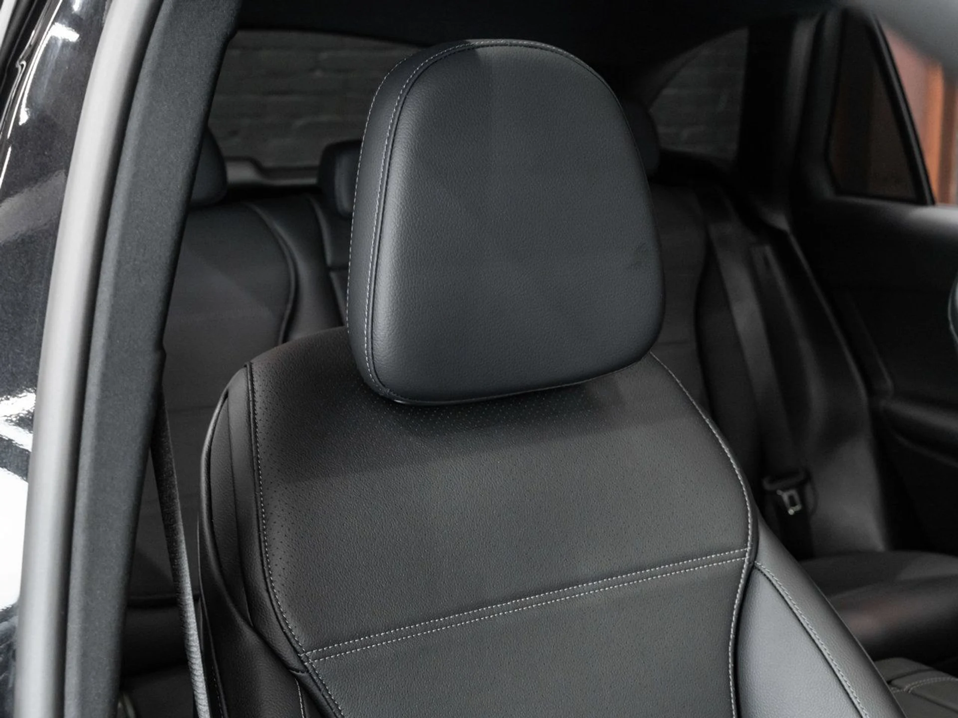 mph024_31427470_mercedes_benz_glc_2025_0f303b4f90