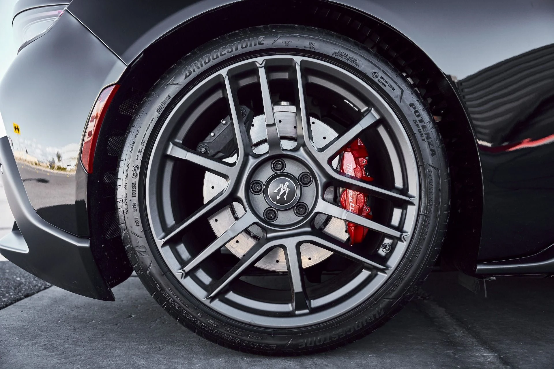 mph024_3154827515_Used_2024_Maserati_MC_20_1771382134_c37bb7fa77