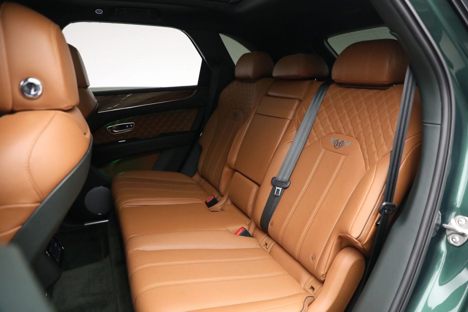 mph024_3155862792_Used_2021_Bentley_Bentayga_V8_1757447431_e6b14f0c2e